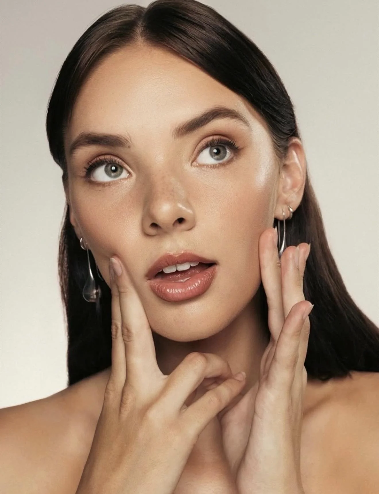 Los Angeles bridal makeup artist Jackie Romero creating soft glam wedding makeup for a bride