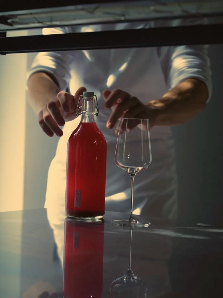Did you know that we also offer a matching non-alcoholic pairing for every dish? Our mineral pairing is crafted entirely in-house and built around three elements: a refined kombucha, a fresh juice, and a botanical infusion of herbs or spices.

Pictur