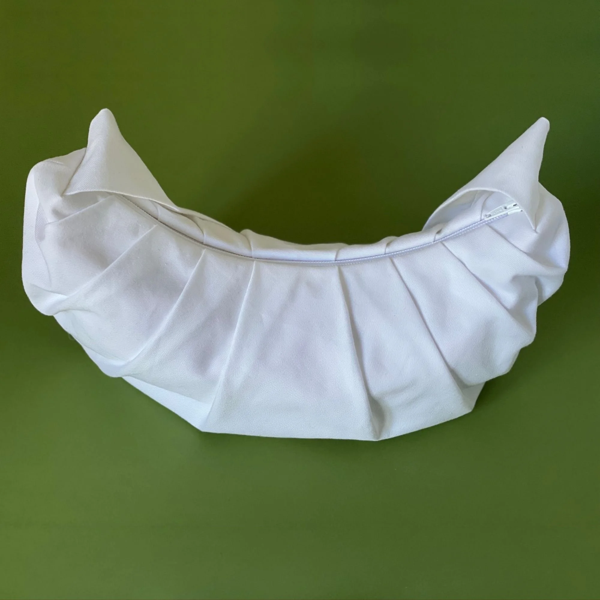 White croissant zipped.jpg