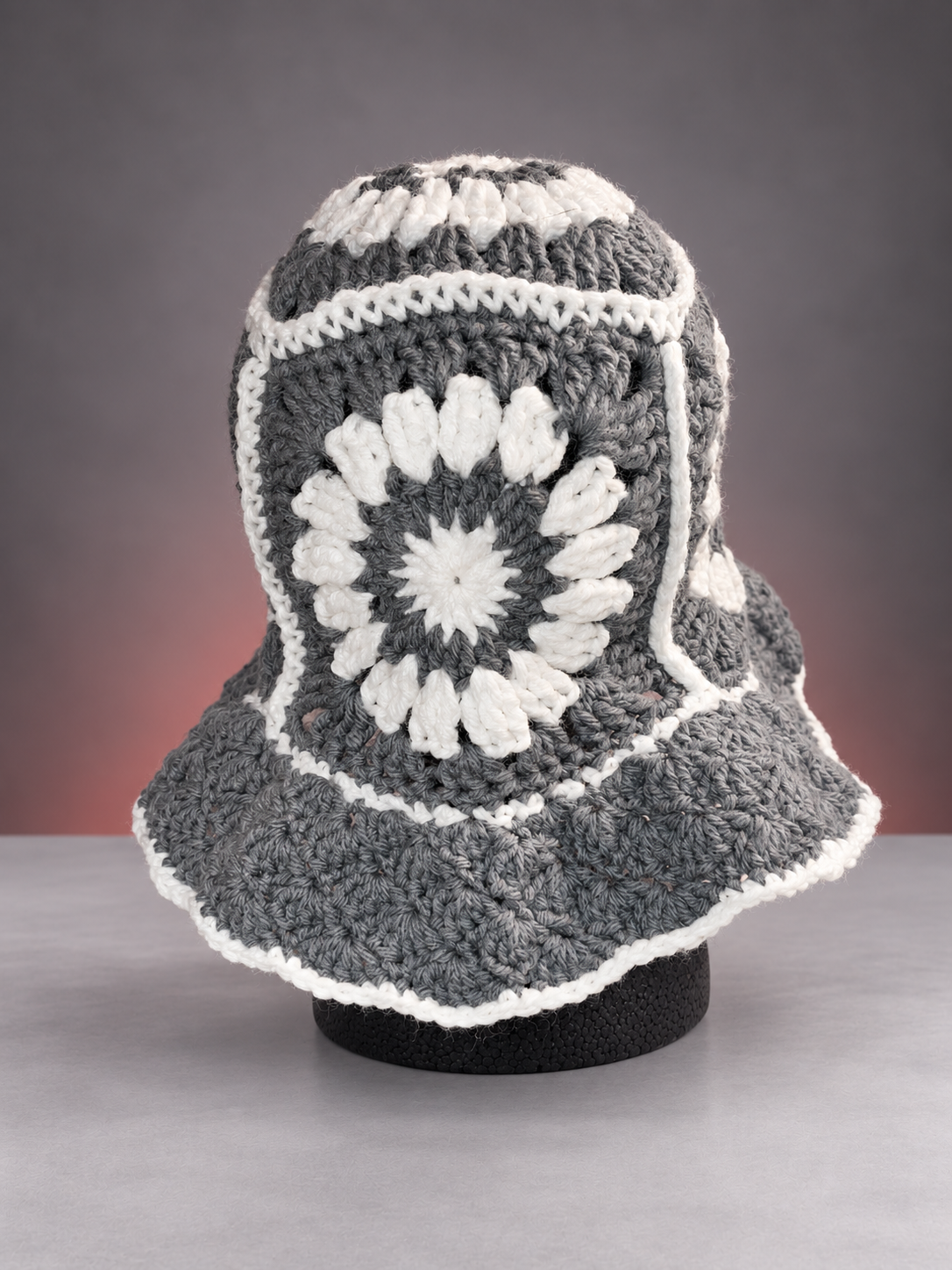 Handmade gray daisy bucket hat-4.png