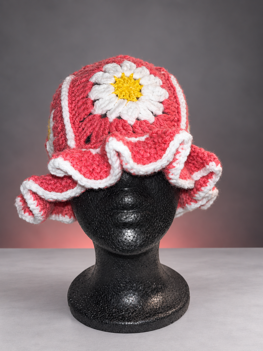 Crochet daisy granny square hat-2.png