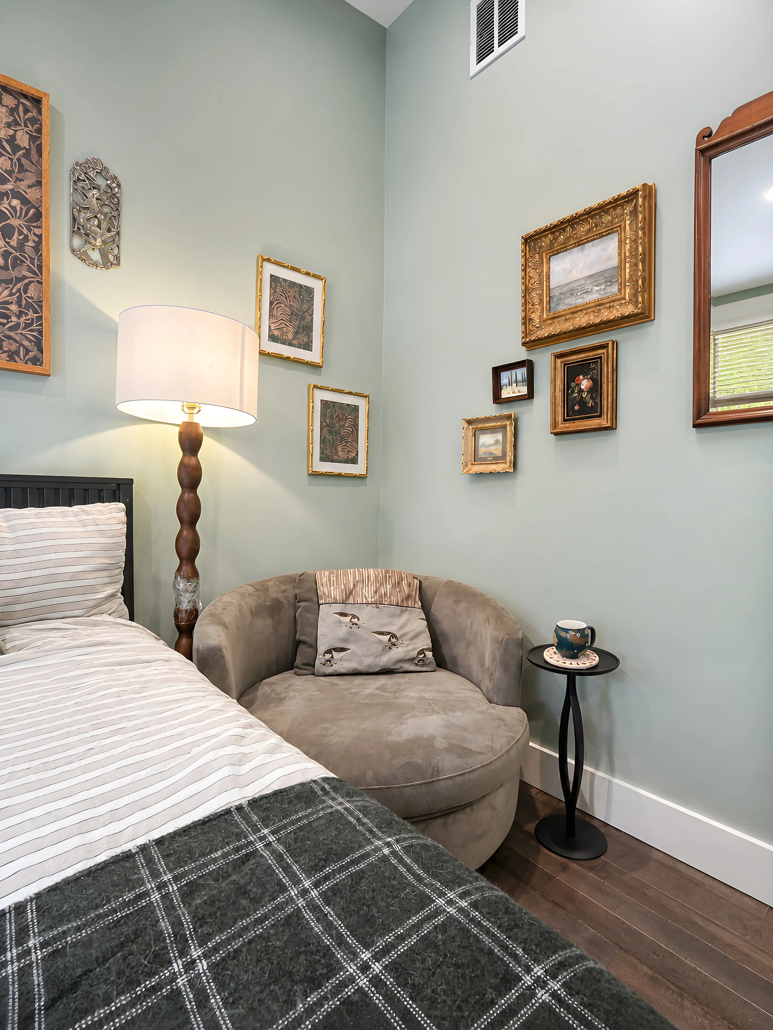 175Highland_IMG_1331_Bedroom2.jpg