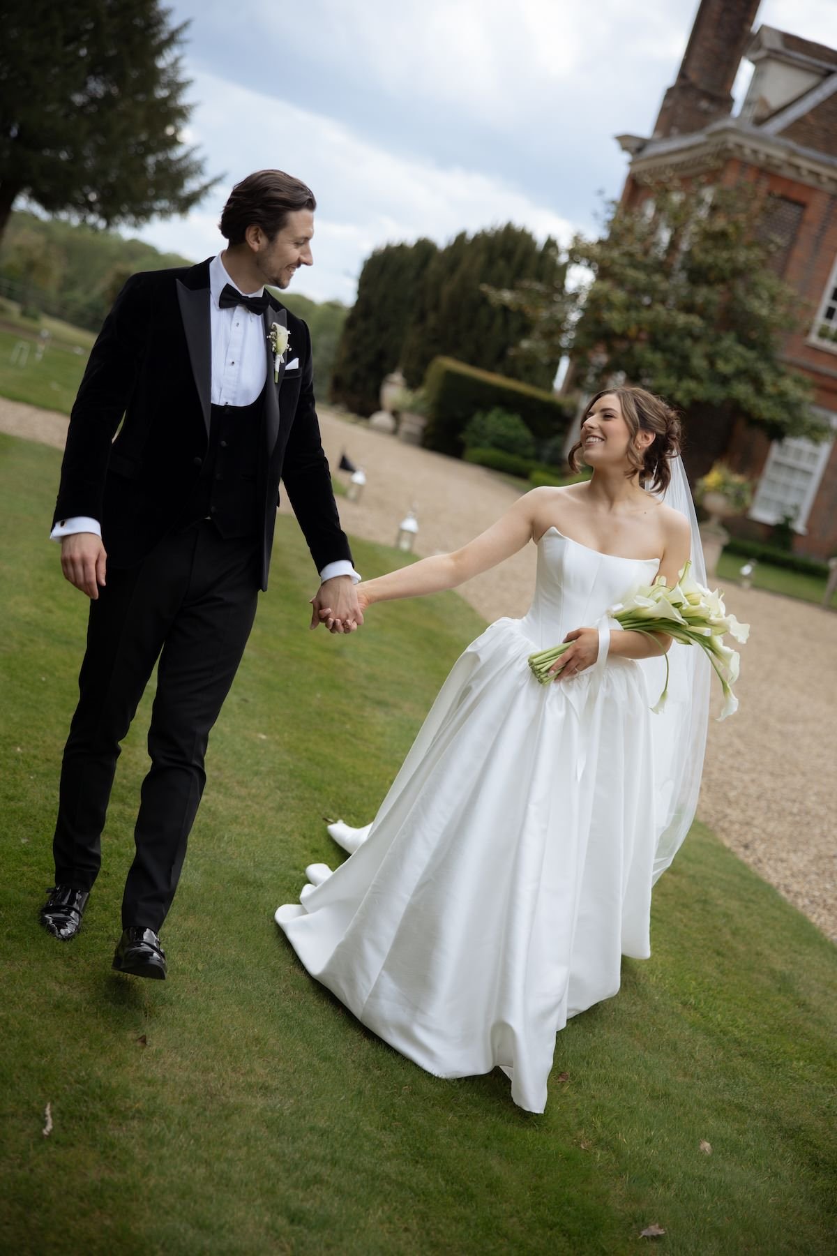 romantic-luxury-wedding-flowers-essex-P&L-Gosfield-Hall--382.jpg