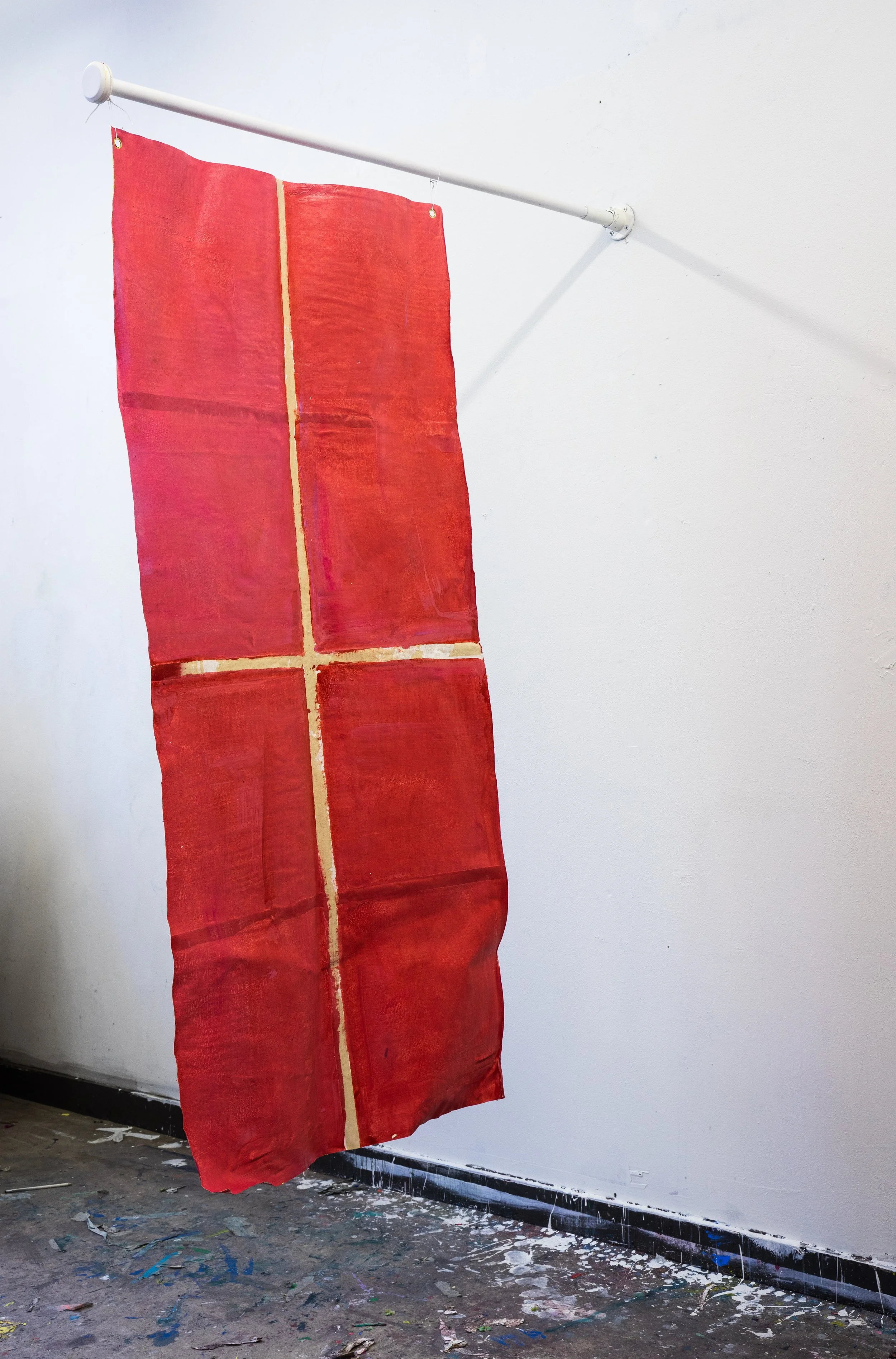 Permanent working title - flag of 200cmx100cm - acrylic paint on canvas - flagpole 160cm - 2021 