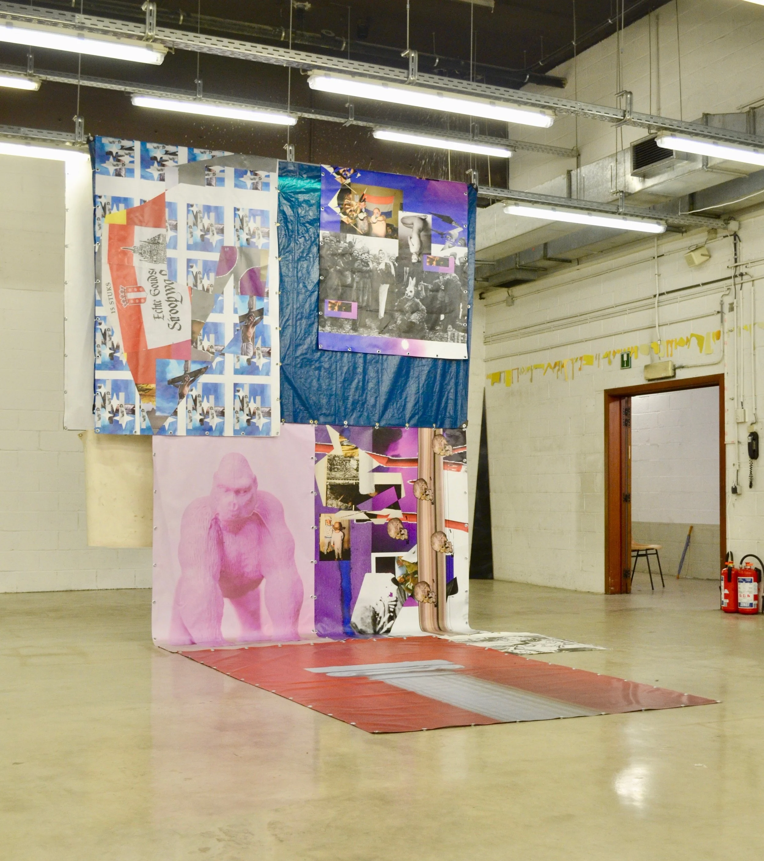 The image is alive - Print on PVC sheed, acrylicpaint on canvas and tyraps- 450cmx400cm - 2019 
