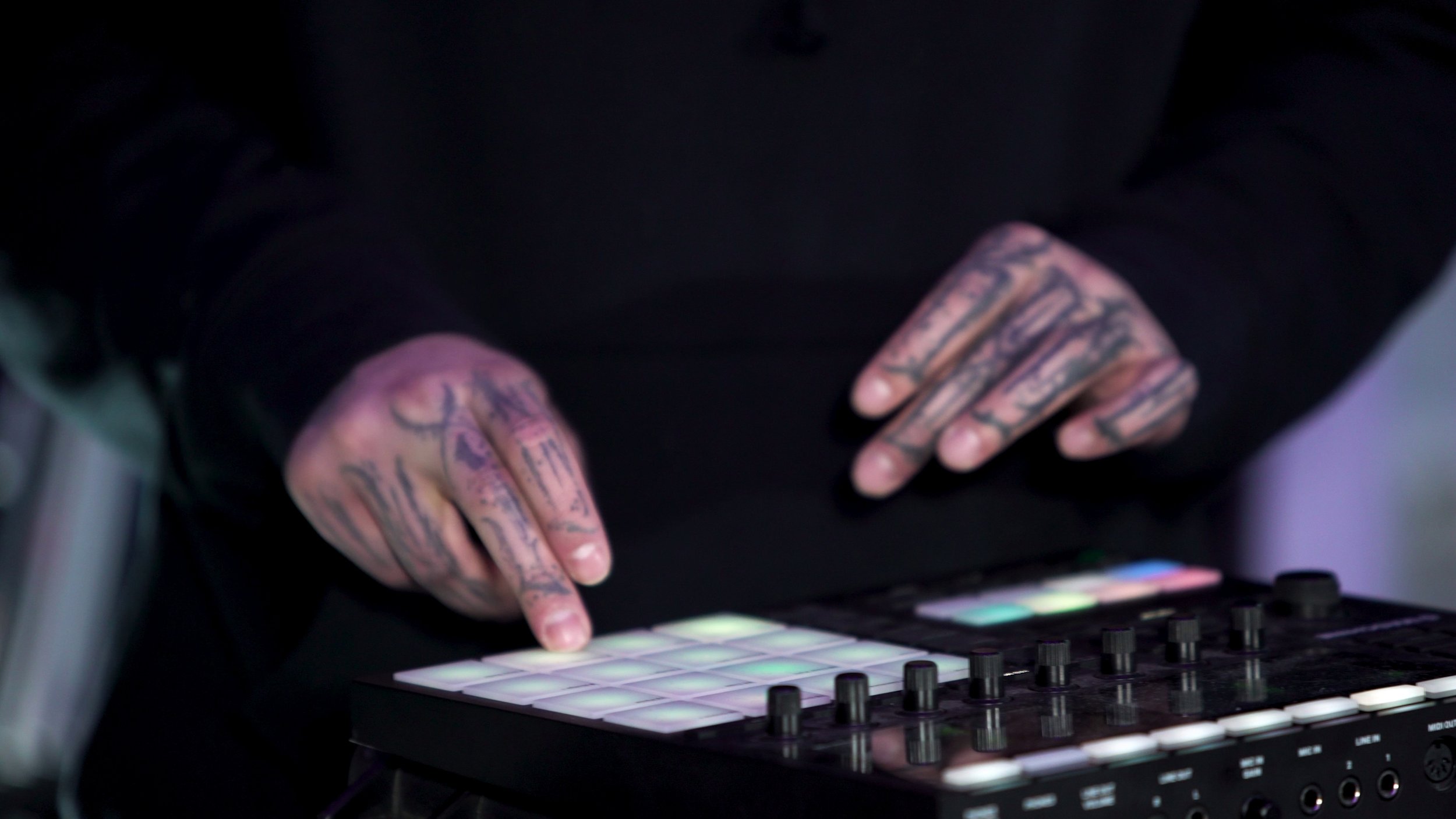 9 Qualities That Define an Exceptional Wedding DJ