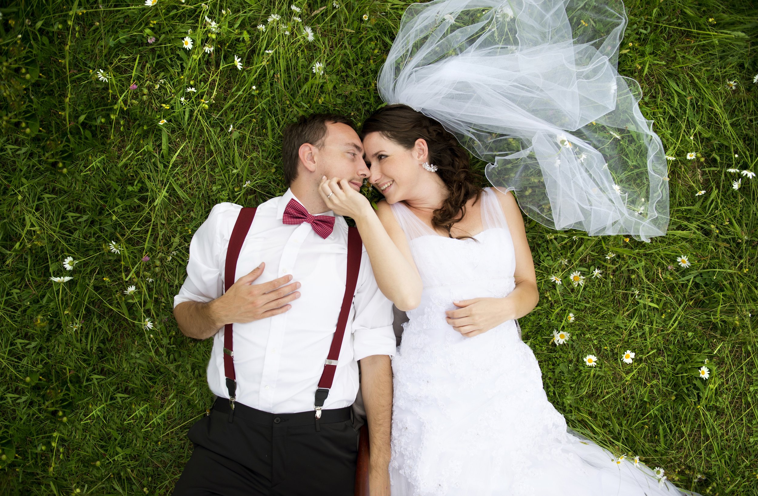 What Sets a Professional Wedding DJ Apart?
