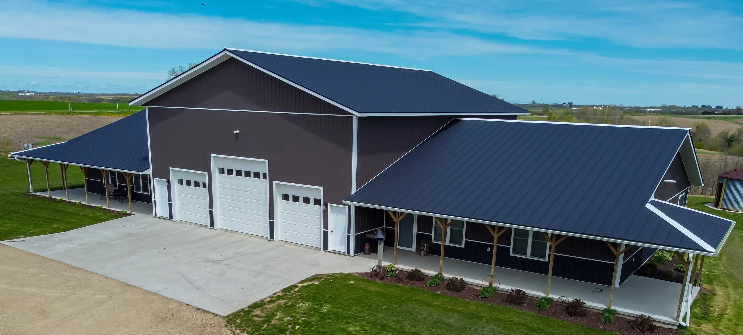 Steel barndominium