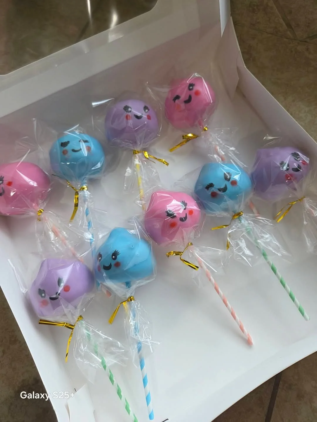 CAKE POP.jpg