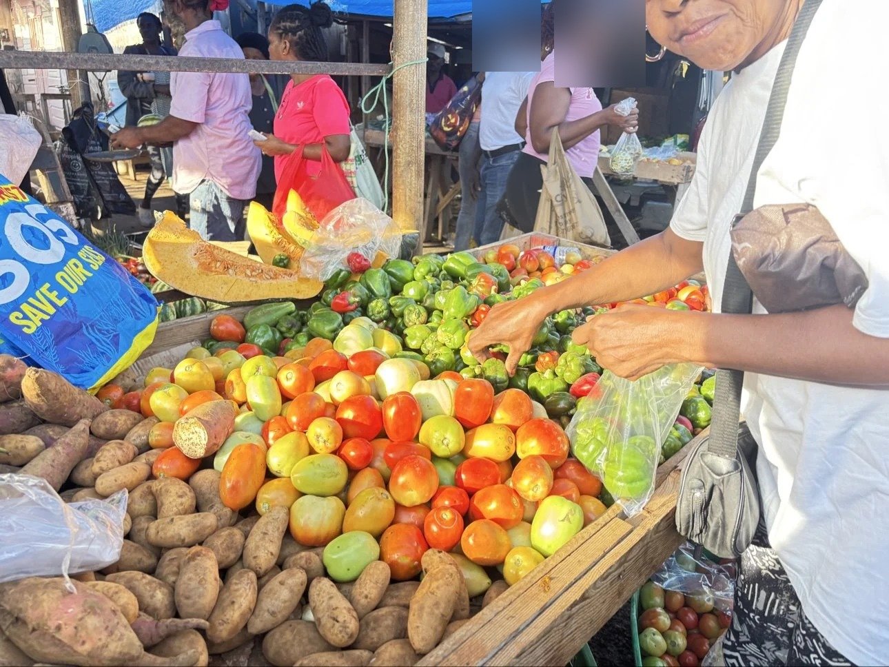 market-scene-blurred.jpg