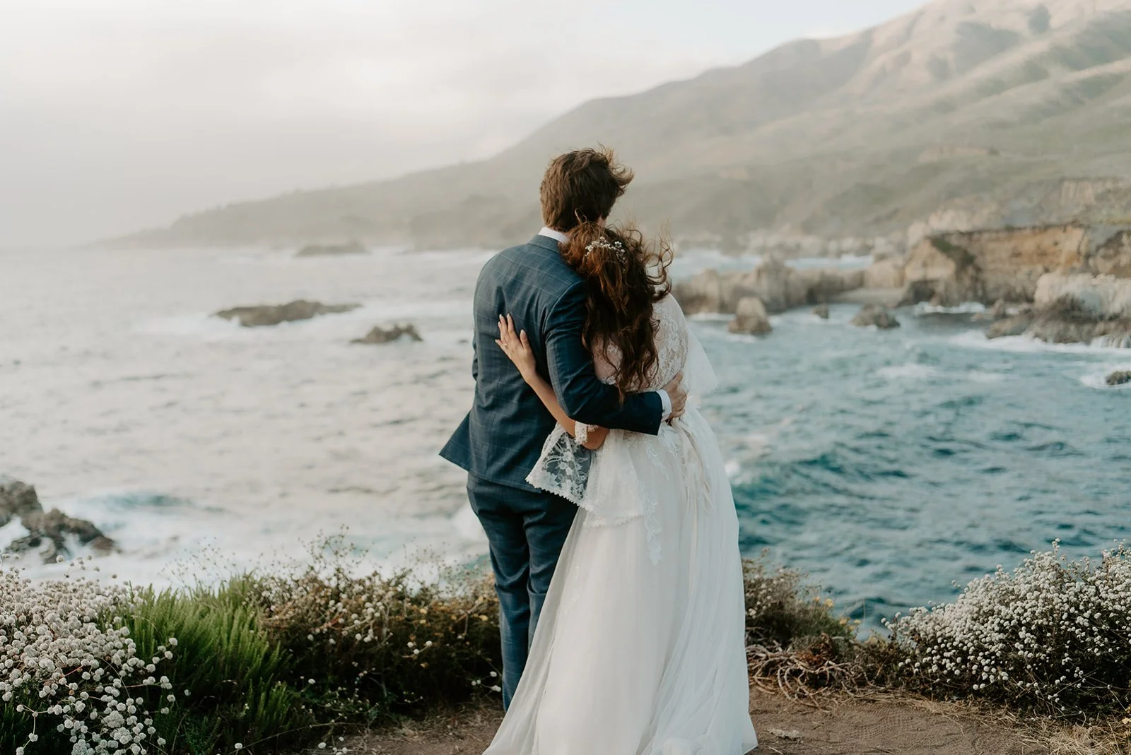 ELOPEMENTS & INTIMATE WEDDINGS