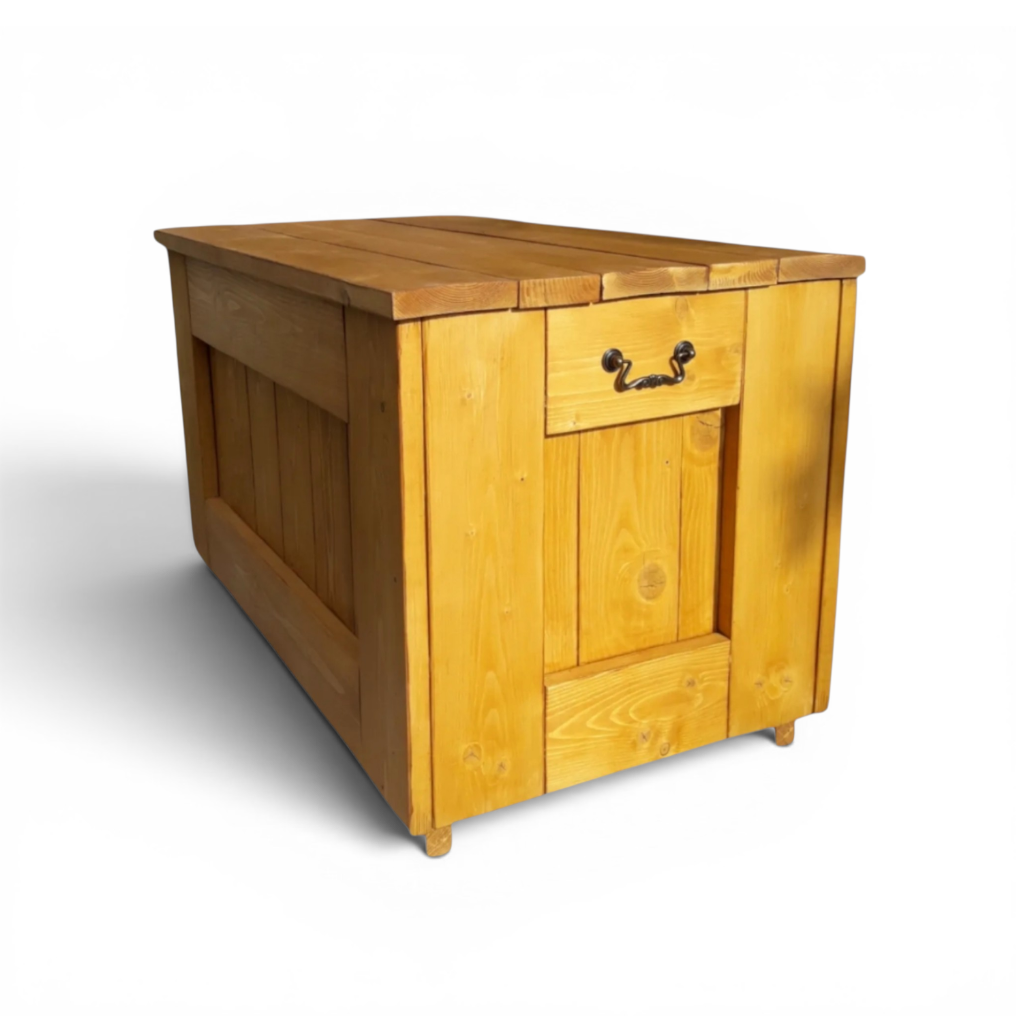 Large storage chest – natural pine, strong rustic build.