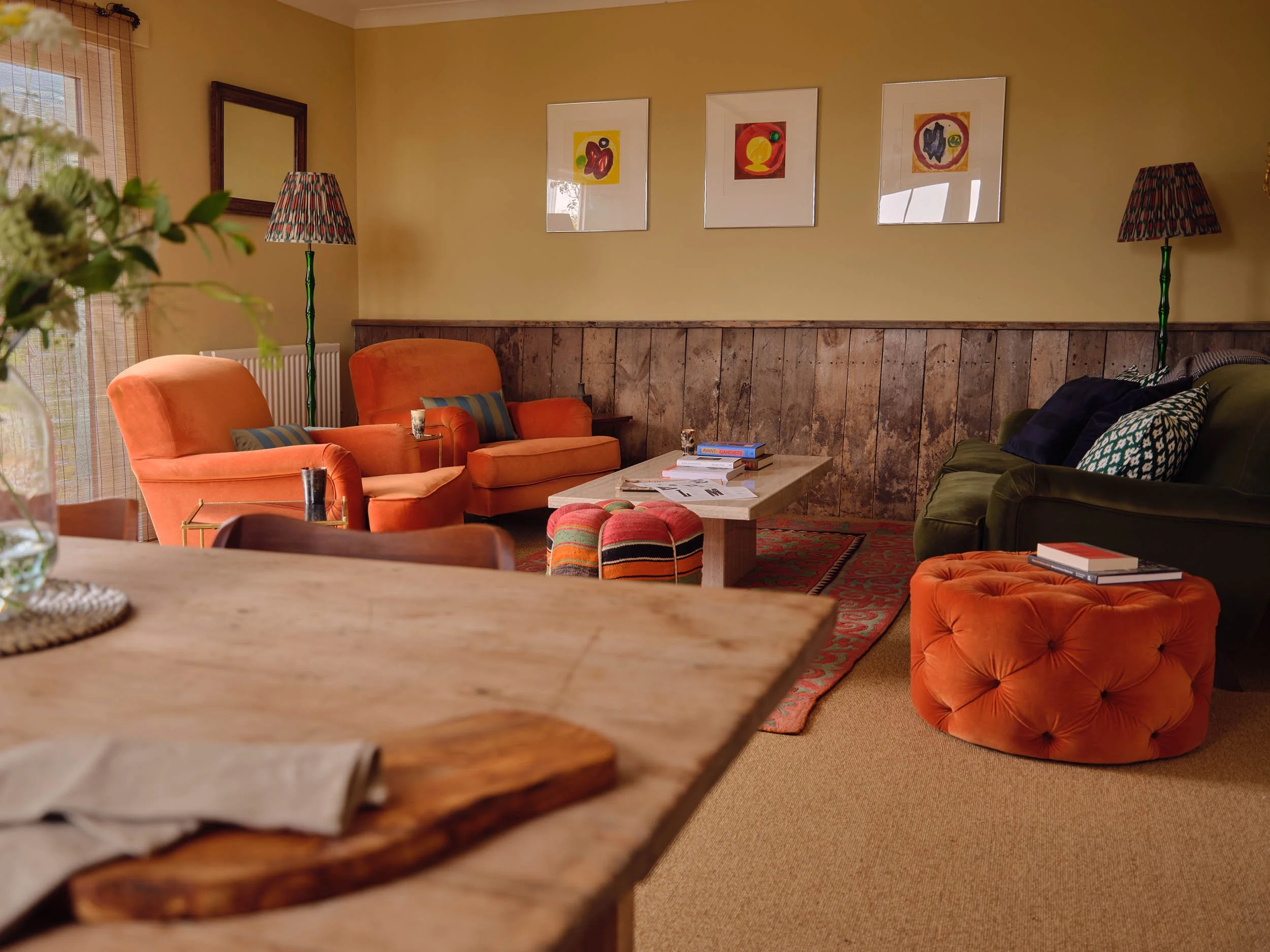 SUNROOM DINING AND LOUNGE