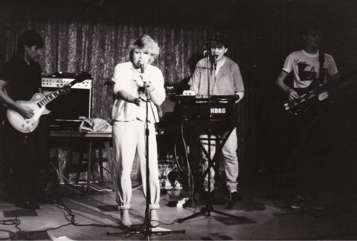 Wendy with the band