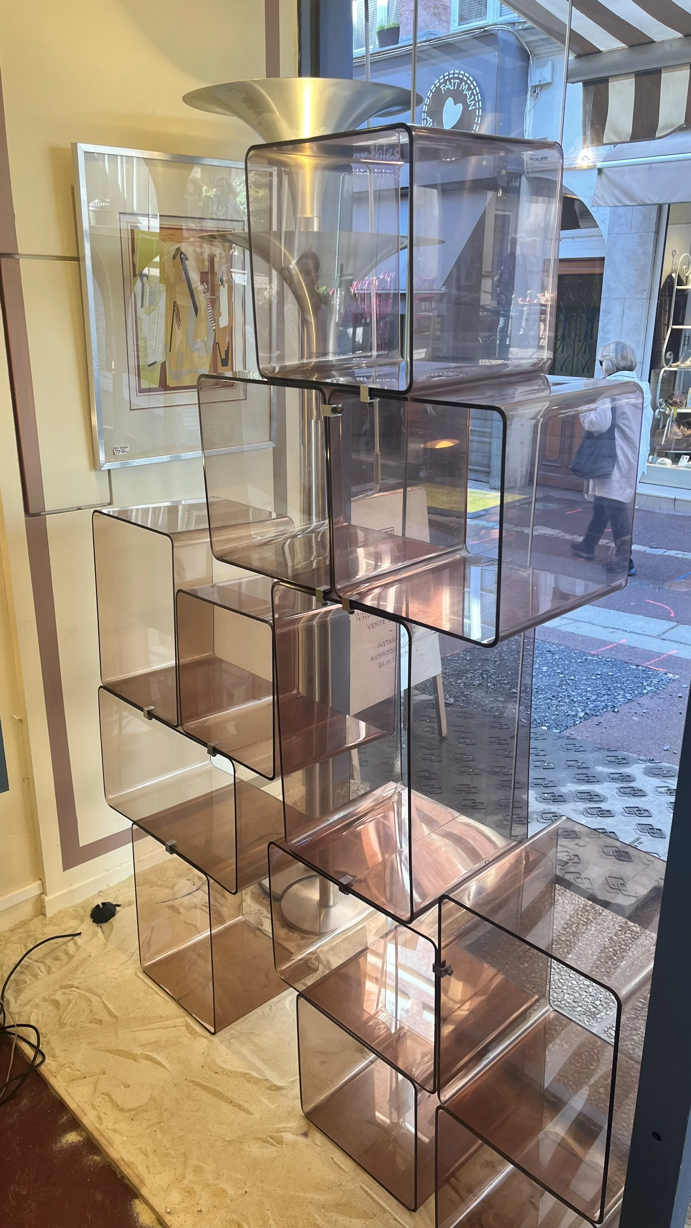 étagère Plexiglass fumée rose