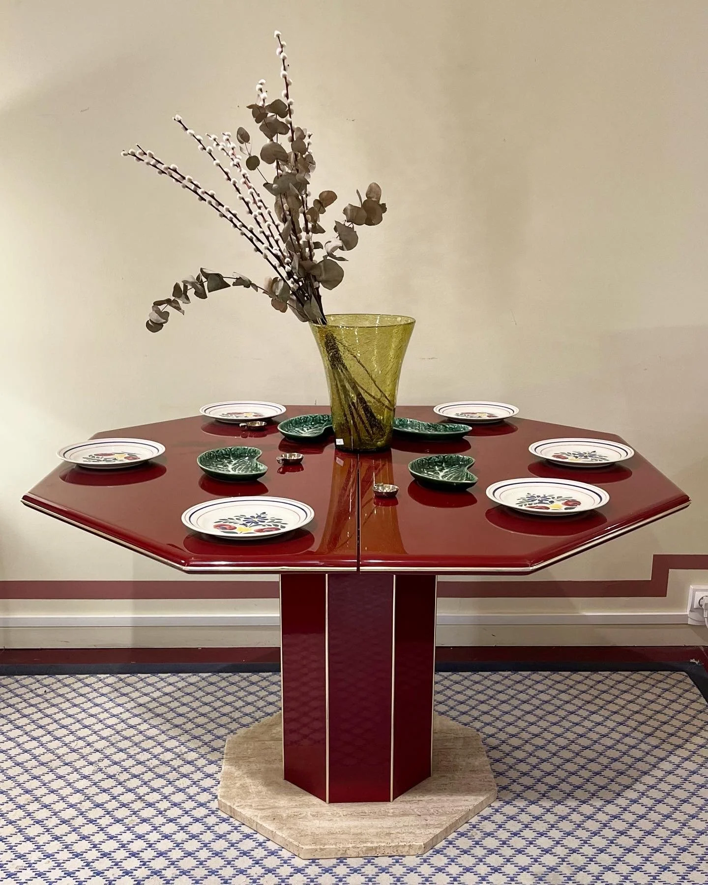 Table à manger laqué