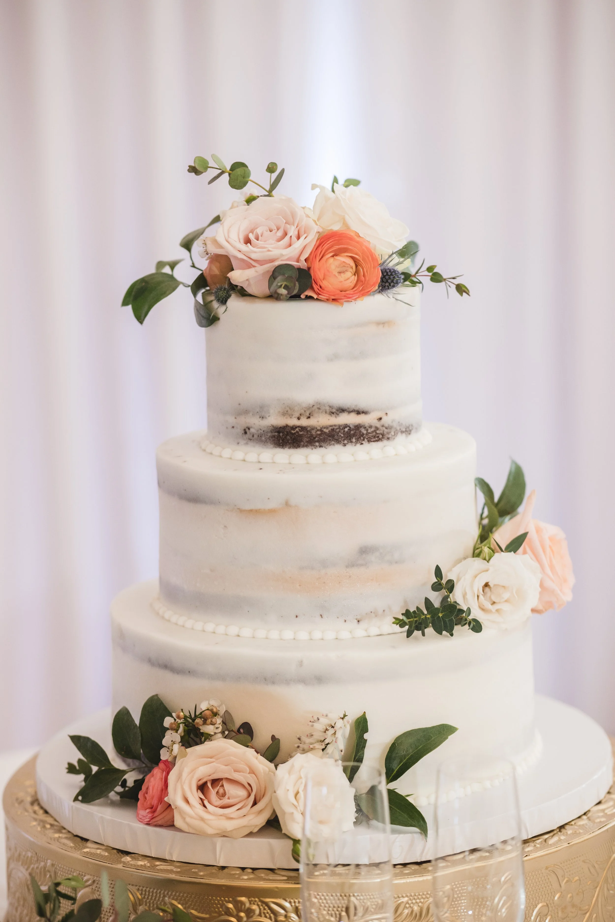 Delicious Decisions: Exploring Your Wedding Cake and Dessert Options