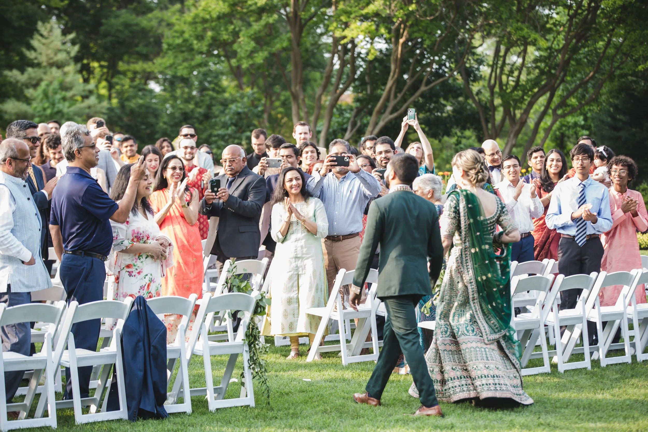 How Large Should Your Wedding Be? A Guide to Finding the Perfect Size for Your Big Day