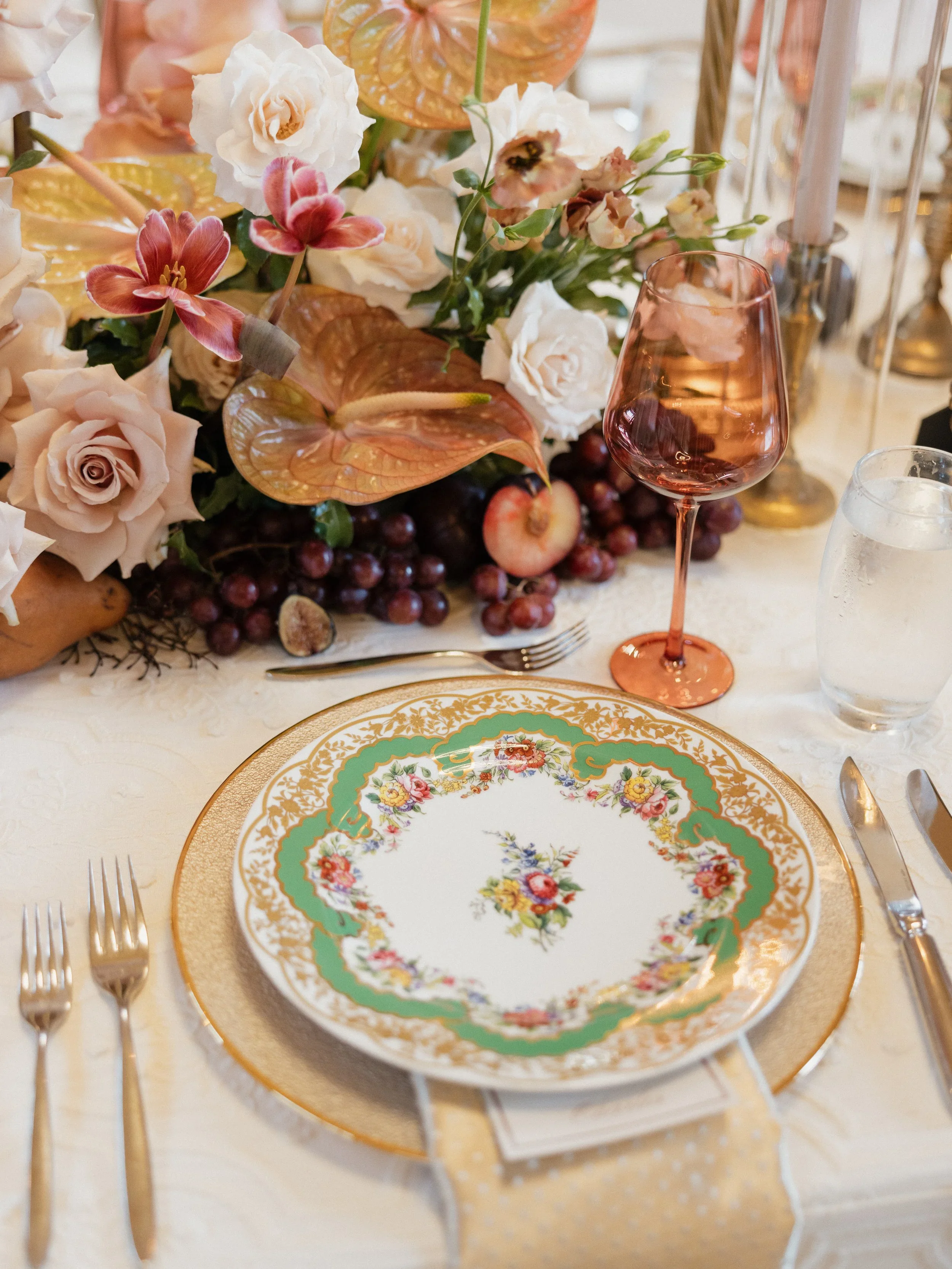 Setting the Scene: Choosing Luxury Tableware for Your Wedding