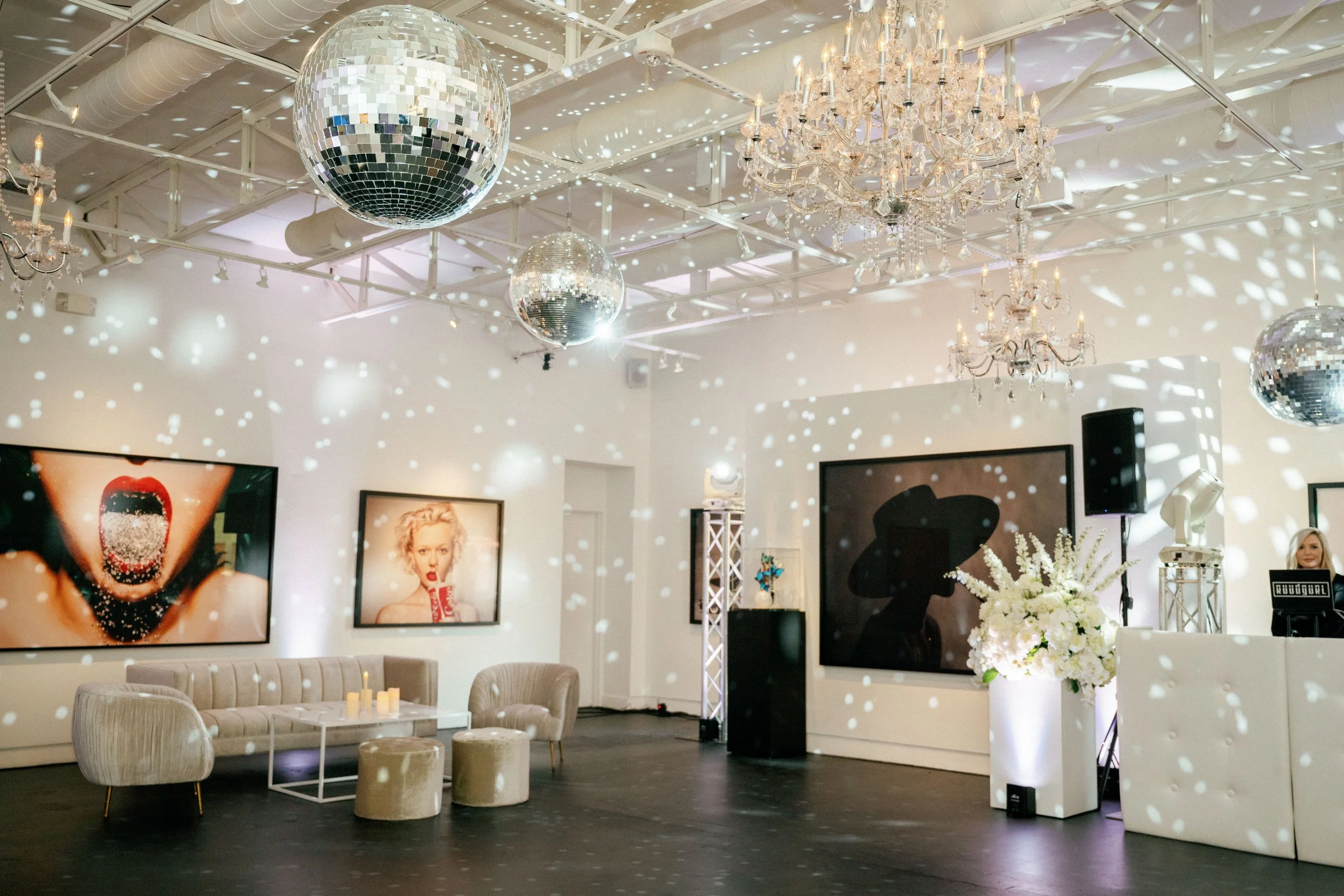 An Art Gallery Gala Wedding