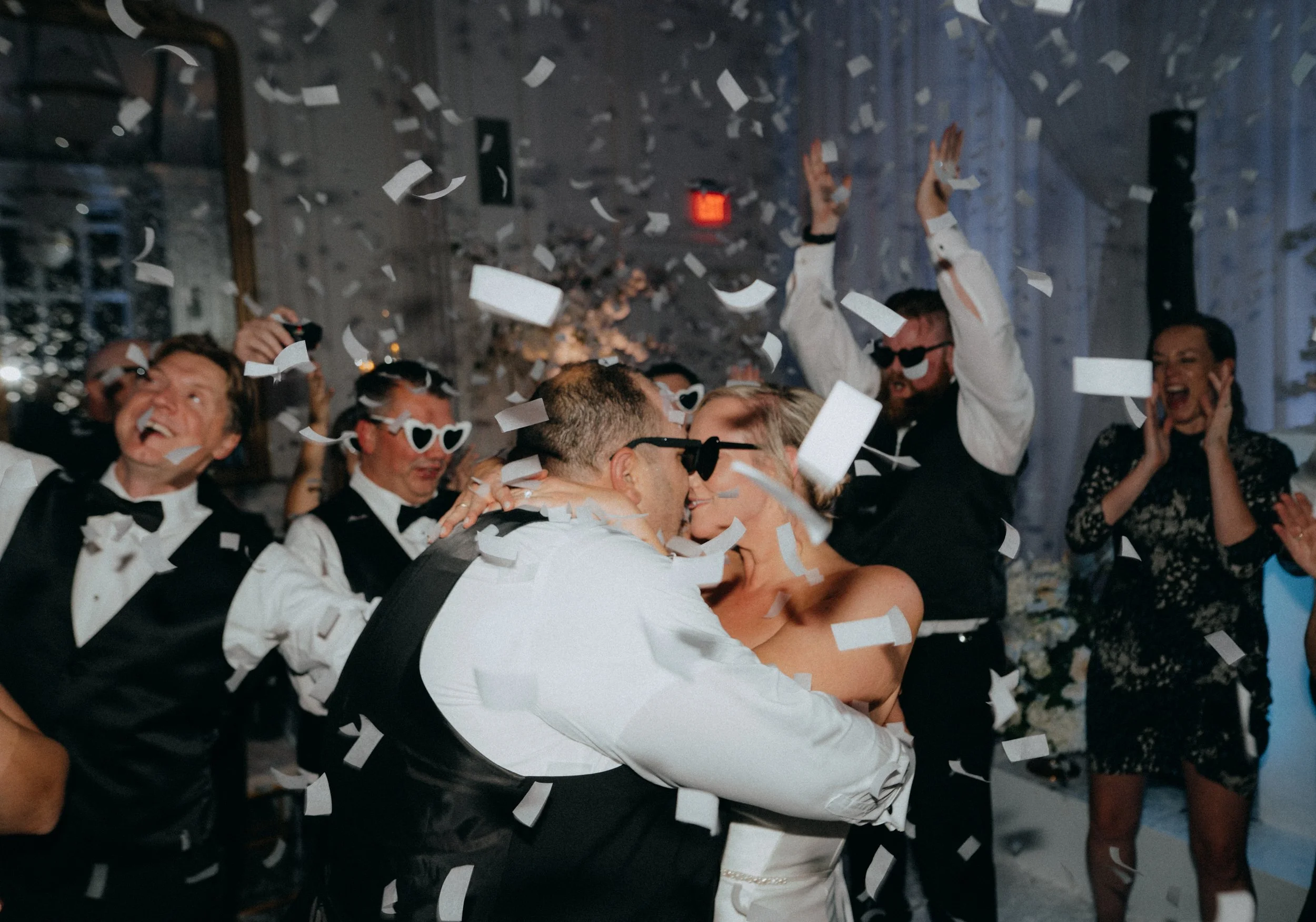A Downtown Dallas Modern Wedding Full of Classic Vibes