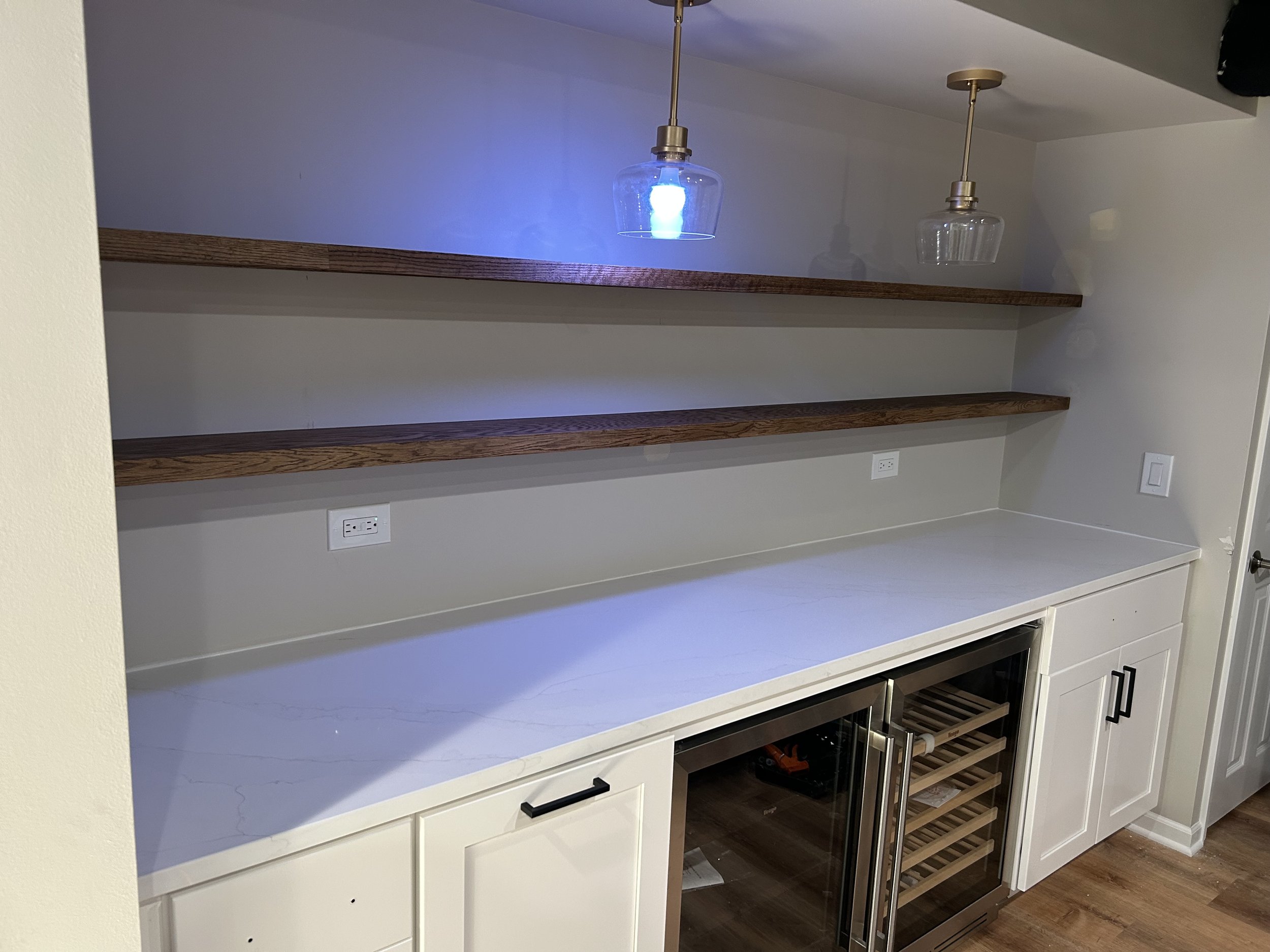 DRY BAR WHITE QUARTZ.jpeg