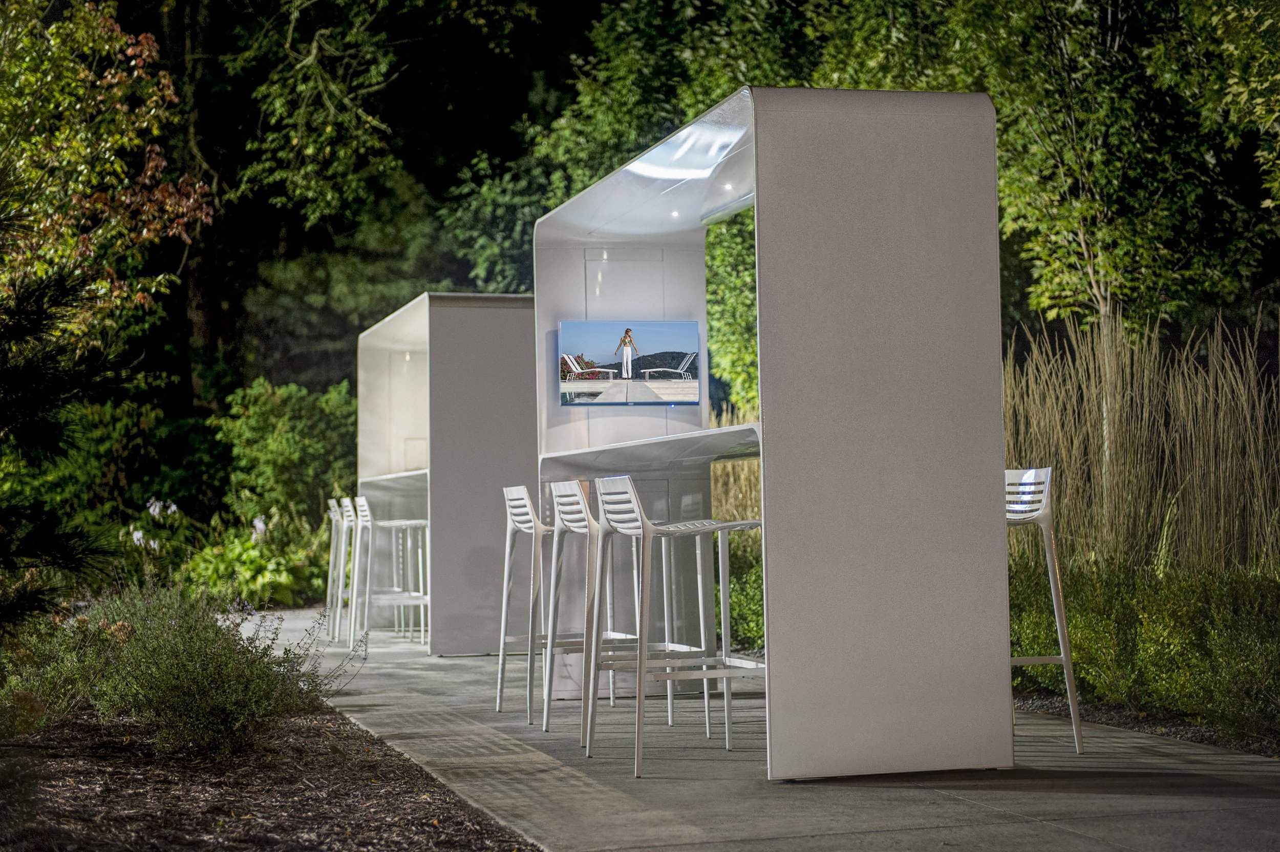 GO Outdoor Tables