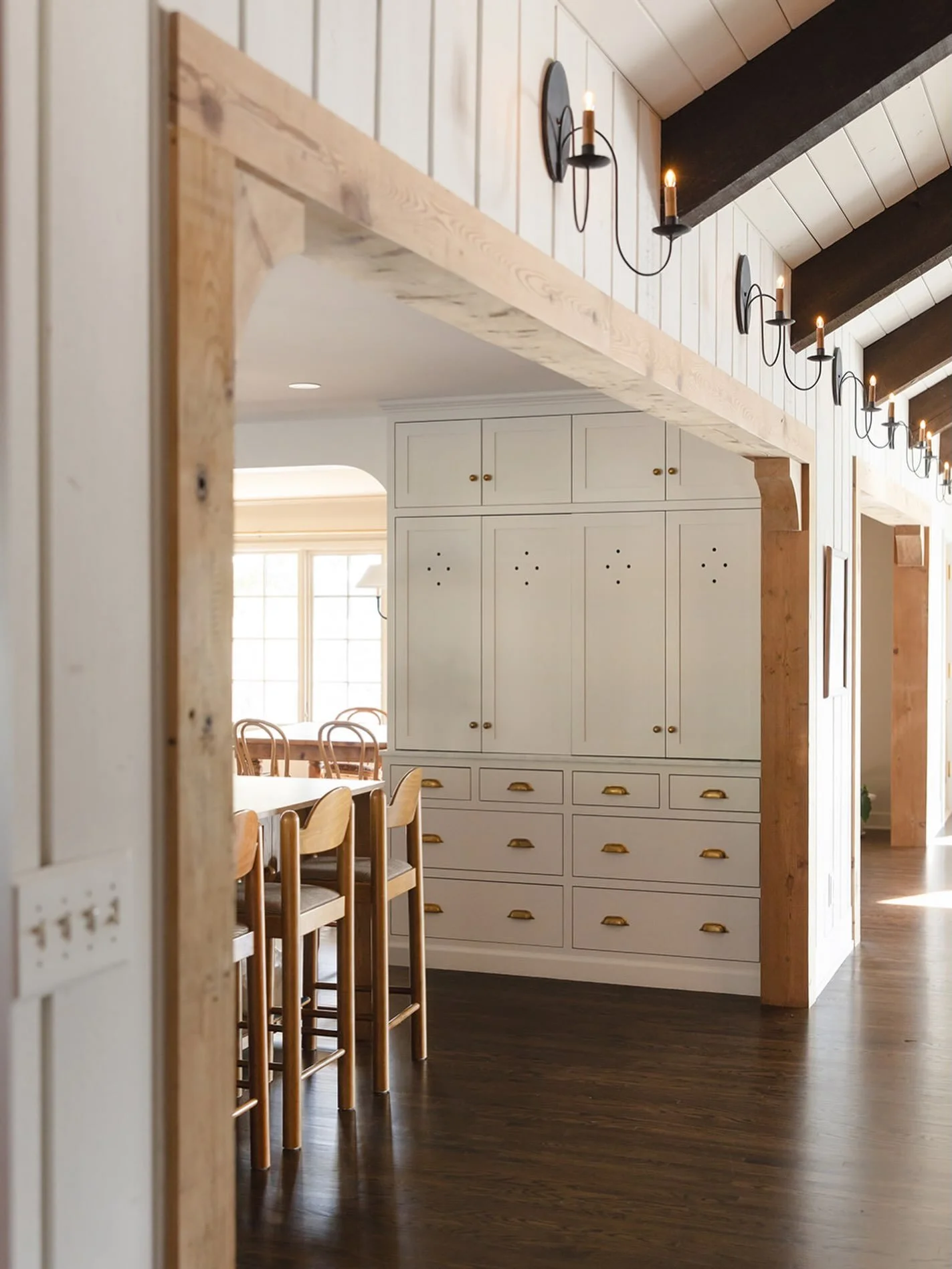 And this is just the entry to the kitchen at our River Lane project 🤌🏻

Design: [Very Talented] Homeowner
Cabinetry: Prairies Edge Cabinetry