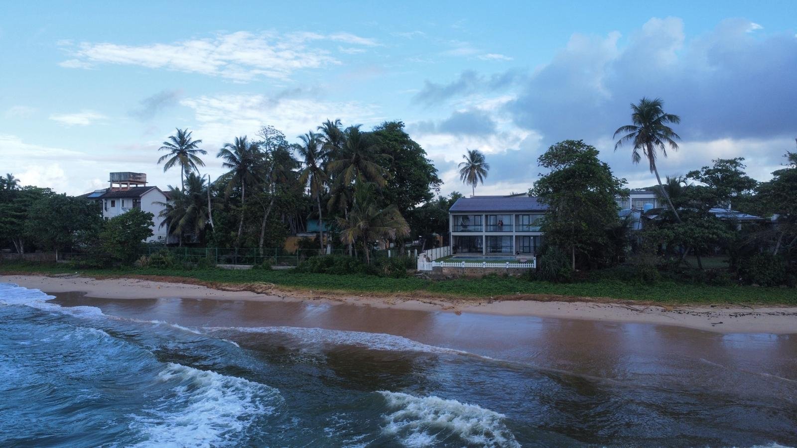 The beachfront at Dikwella, with SAYU beside the coast