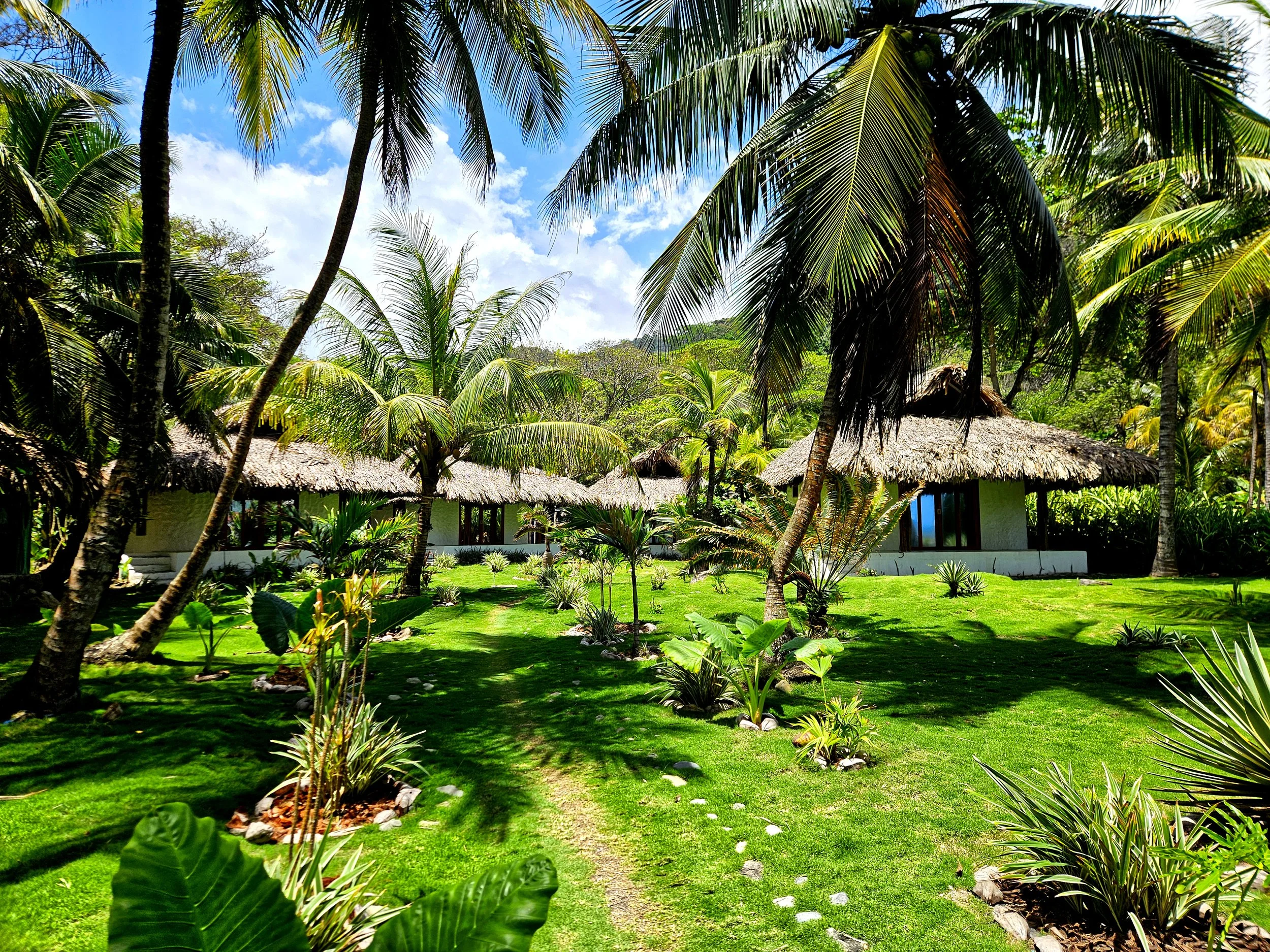 bungalow_outdoor2.jpg