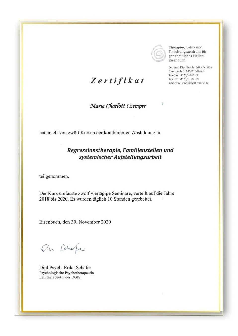 Zertifikat für Maria Charlott Czemper für die Teilnahme an Kursen in Regressionstherapie, Familienstellen und systemischer Aufstellungsarbeit, ausgestellt am 30. November 2020.