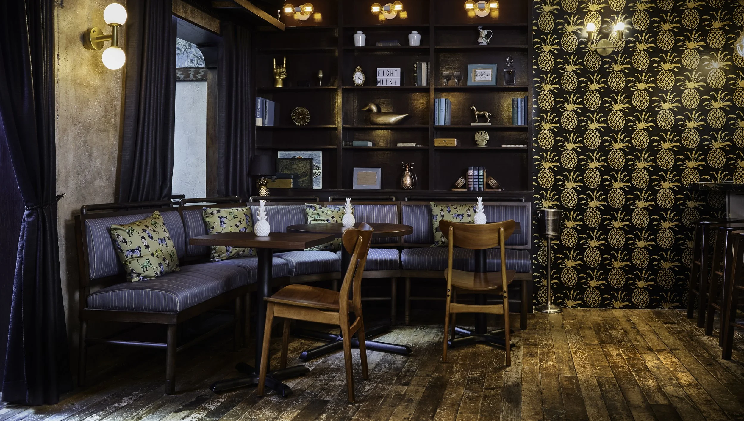 Pineapple Cafe_2nd Fl_Tables_R_0052.jpg