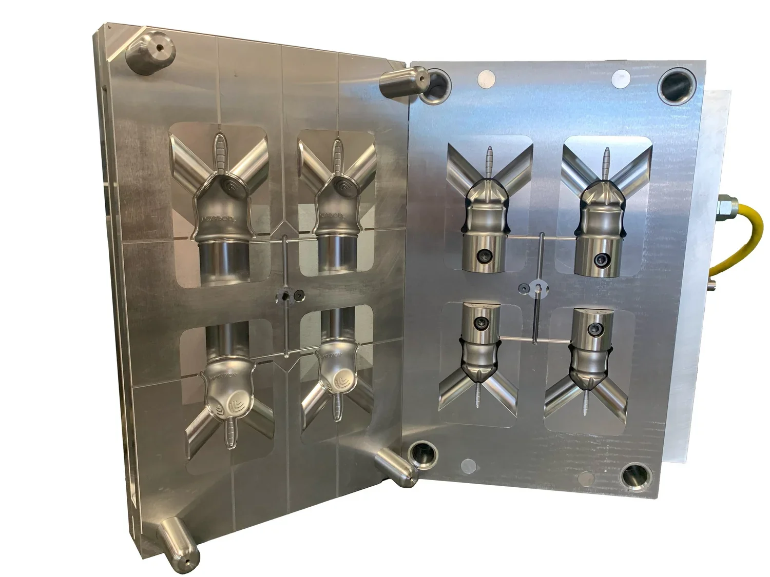 4-cavity LSR mold