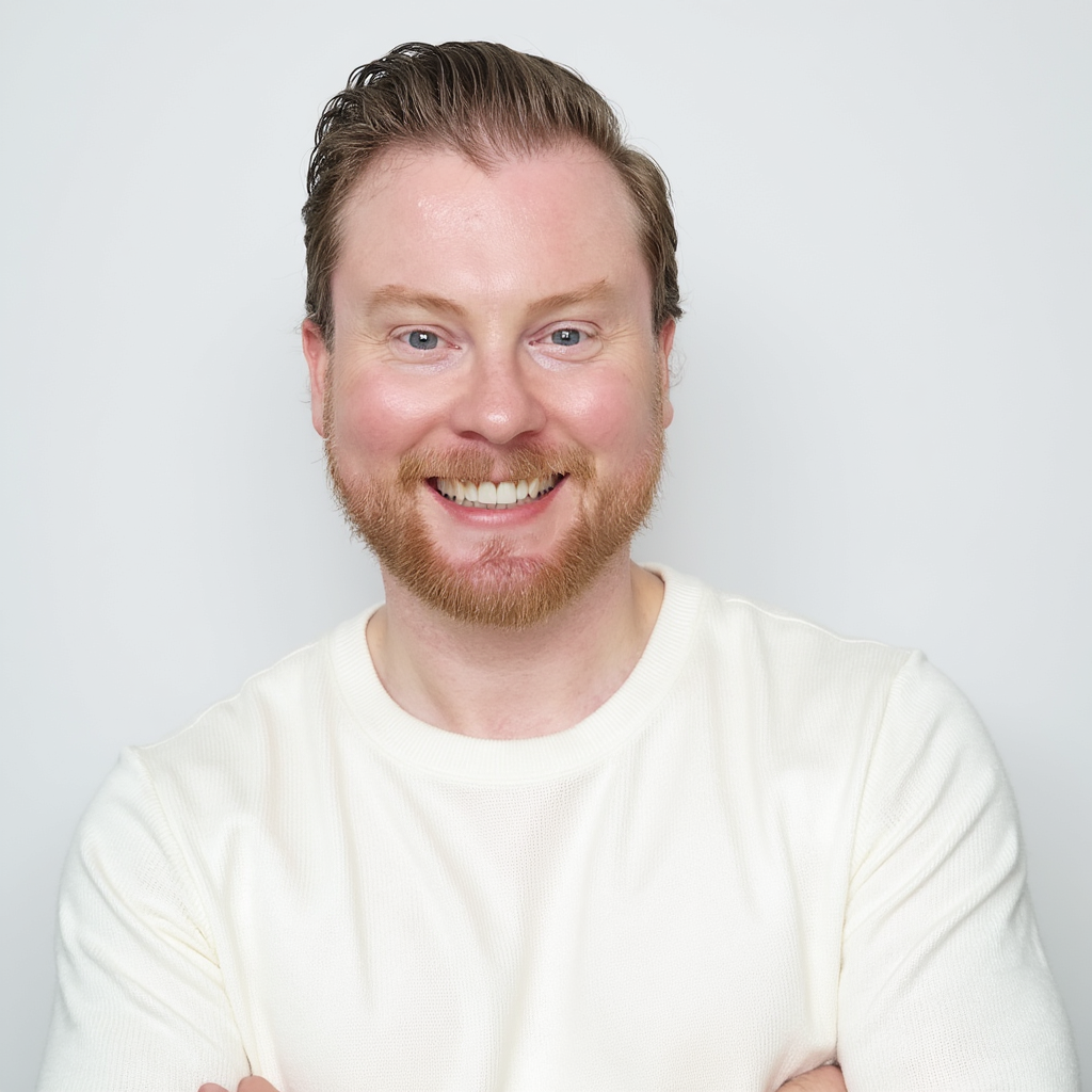 Damien Noyce Headshot 2025.png