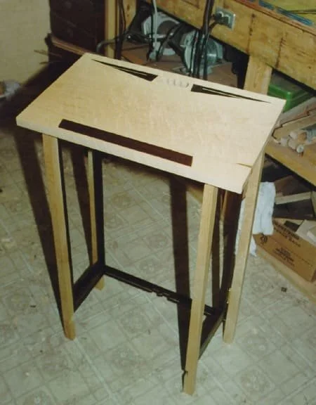 foldable lectern - wenge and maple