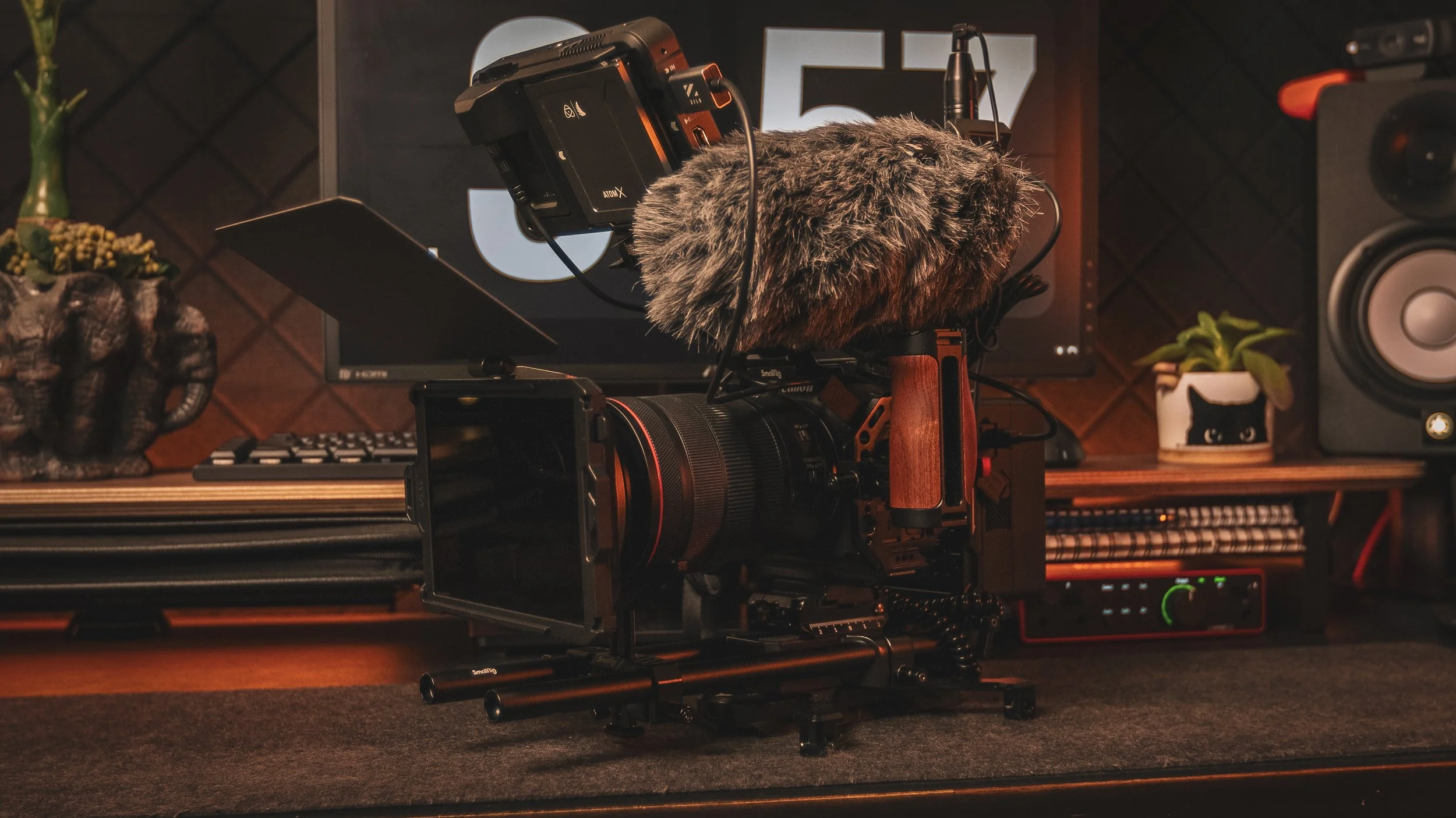 R6mkII Cinema Rig Build.00_00_07_12.Still002-1.jpg