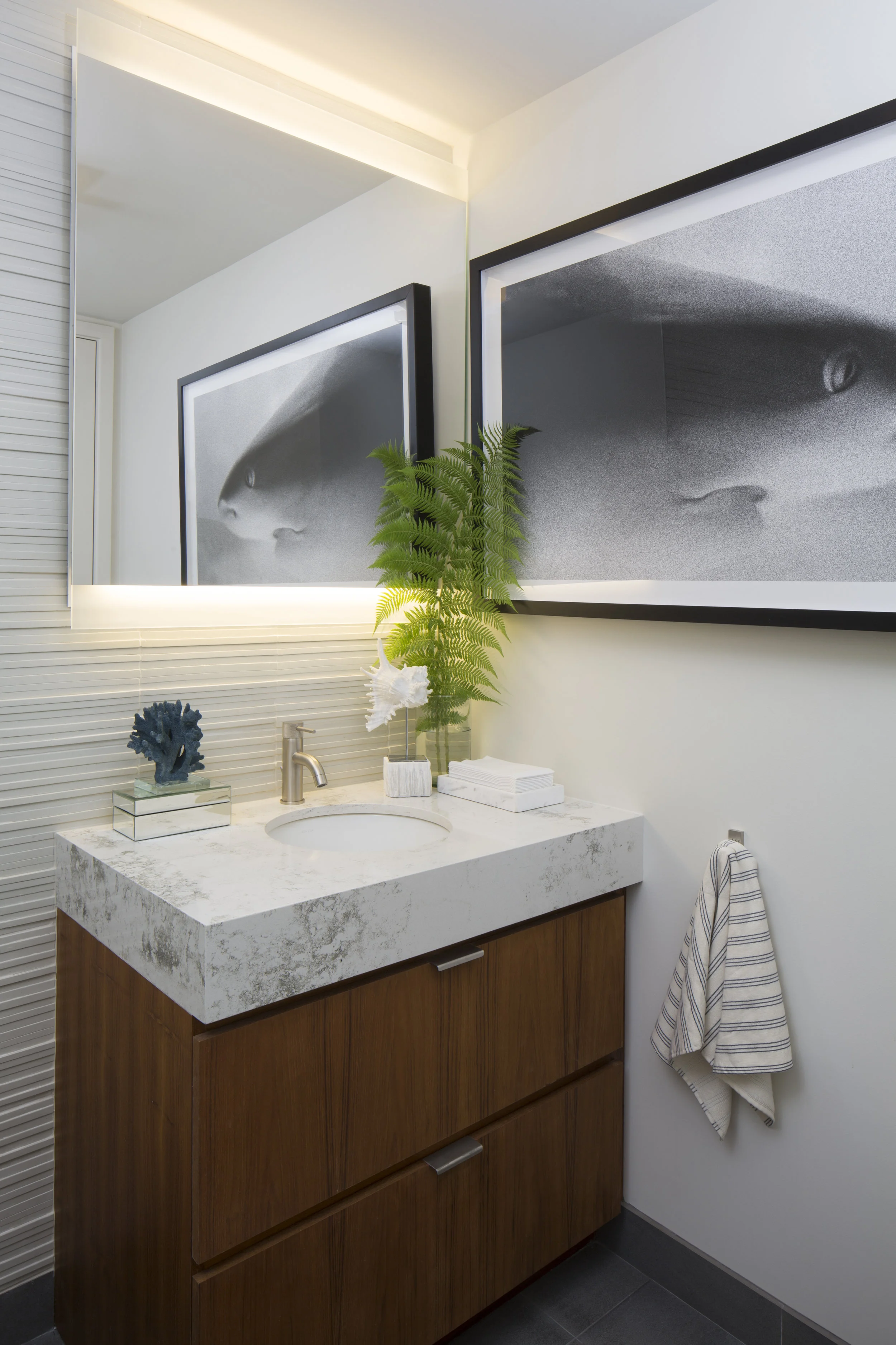 JSD_3085_PowderRoom_B_HR.jpg