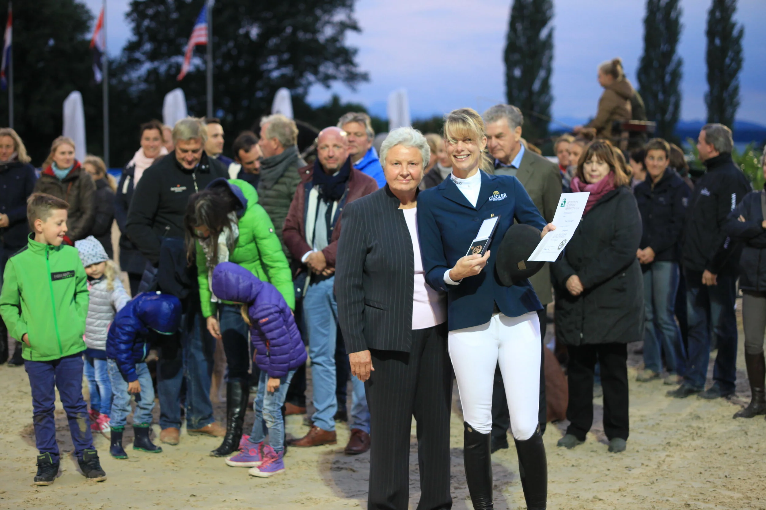 Sylvia Gugler Goldenes Reitabzeichen 2015.JPG