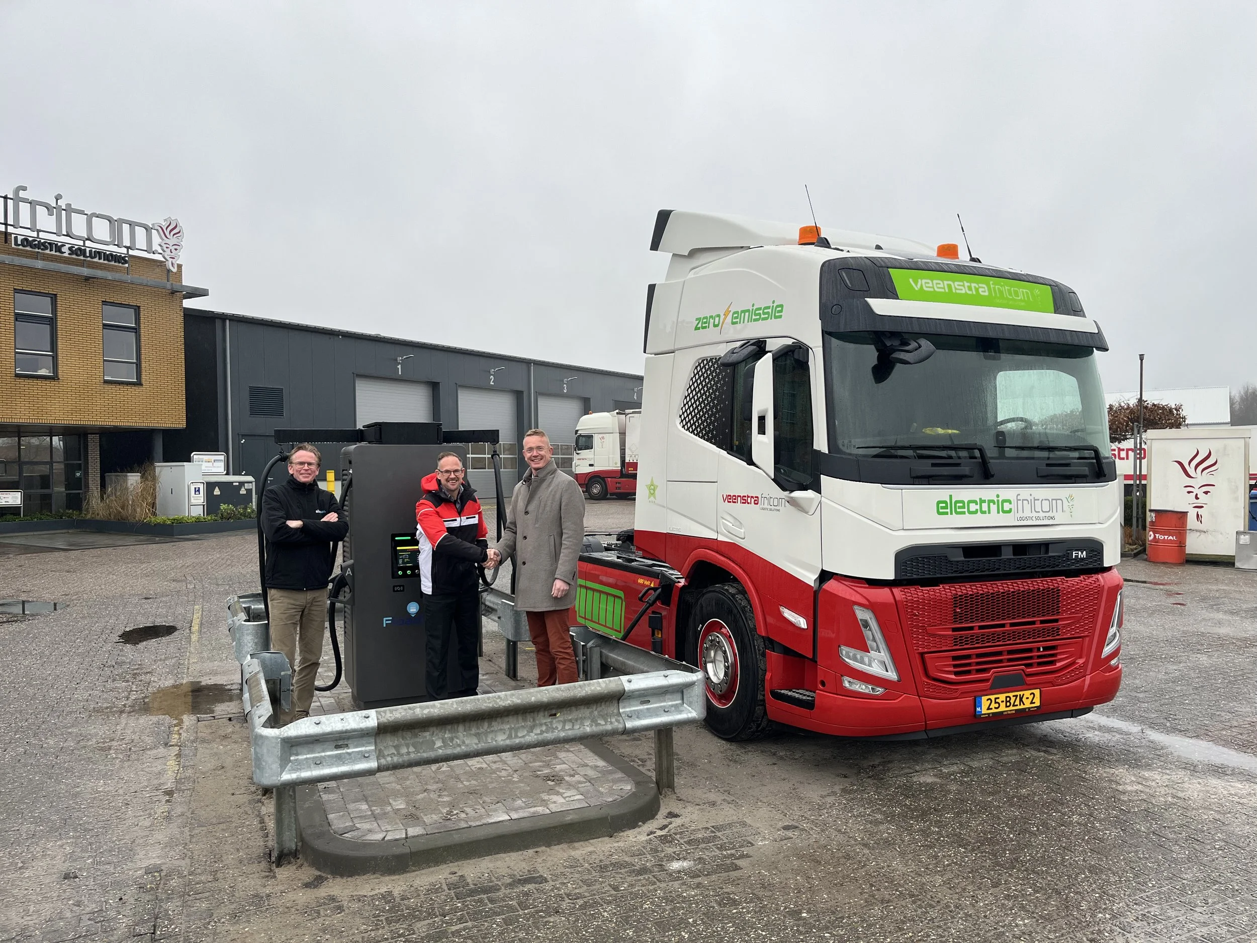 400kW lader geïntegreerd met het bestaande load management systeem