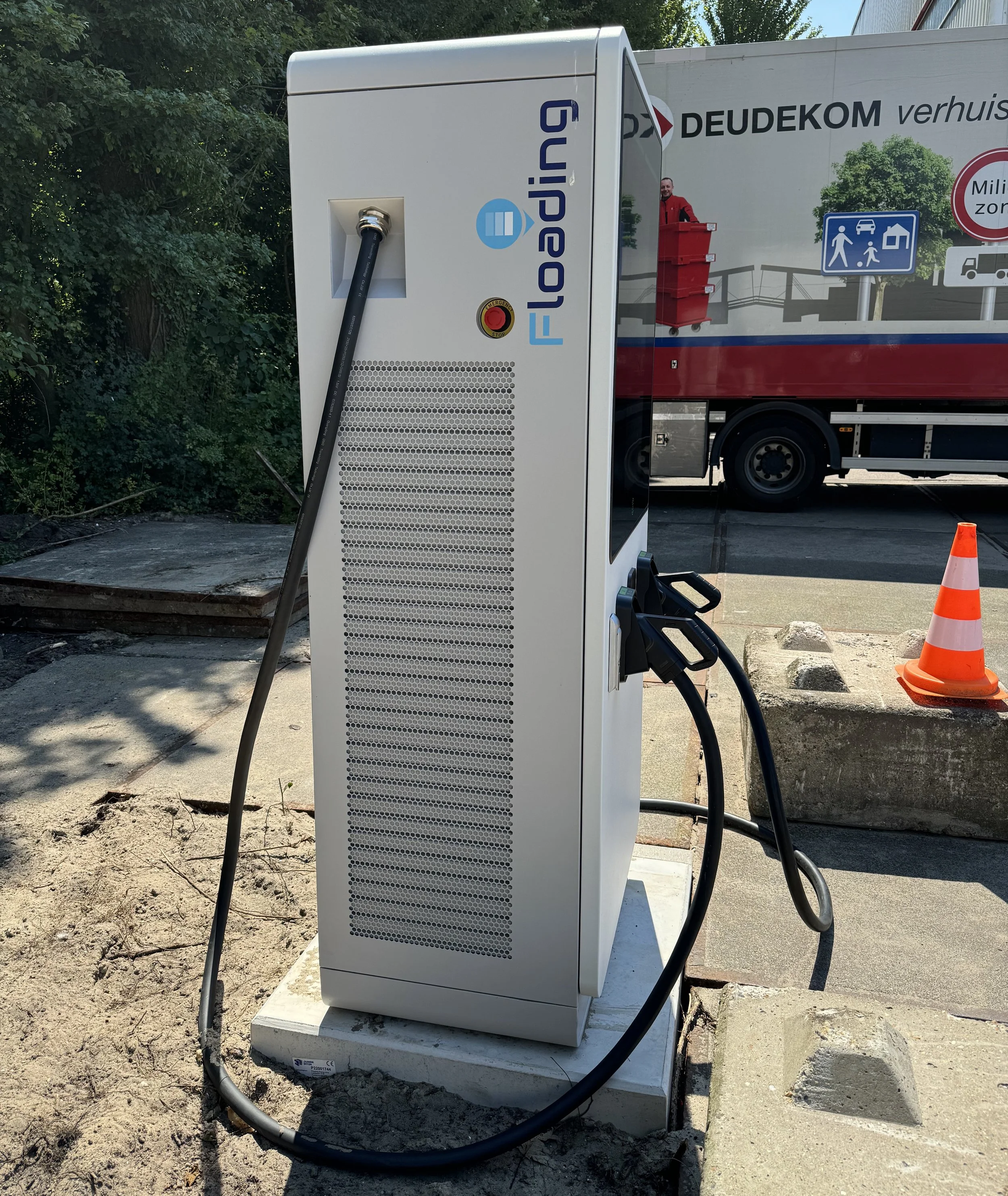Snellader voor het laden van elektrische vrachtwagens
