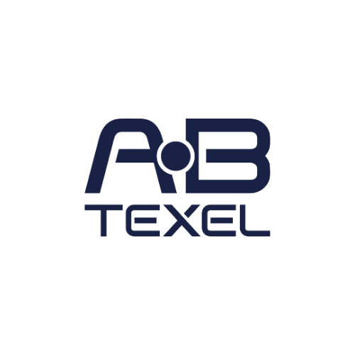 Logo van A & B Texel met donkerblauwe tekst en grafisch element op een zwarte achtergrond.