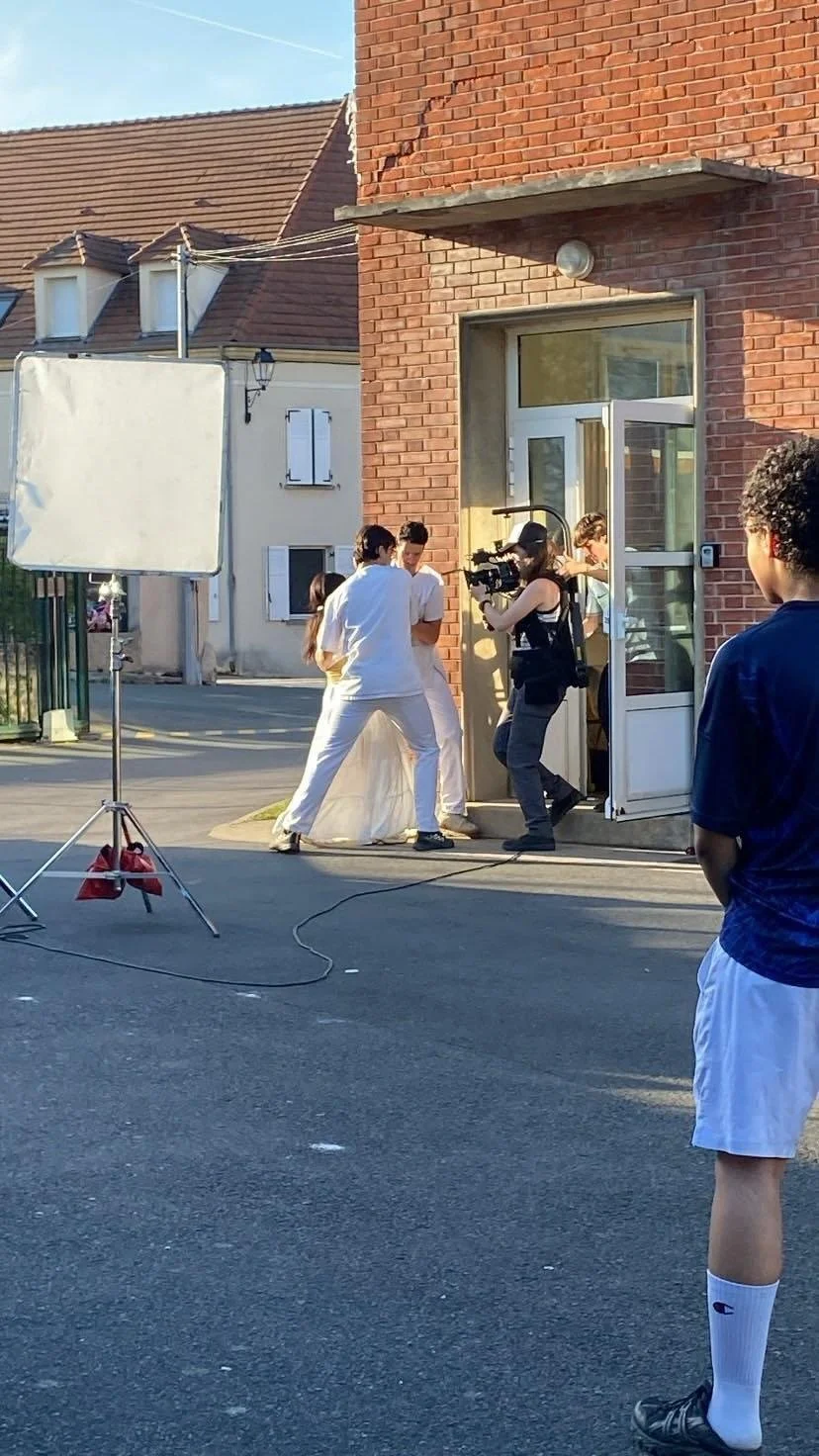 group of people following with a camera on a easyrig