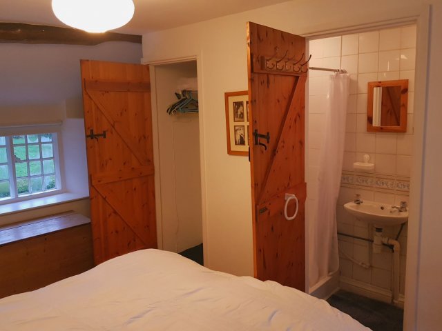 phoca_thumb_l_masterbedroom-view4.jpg