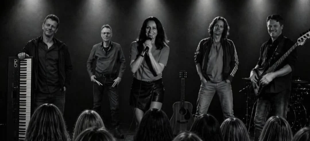 The Acoustic Roos band
