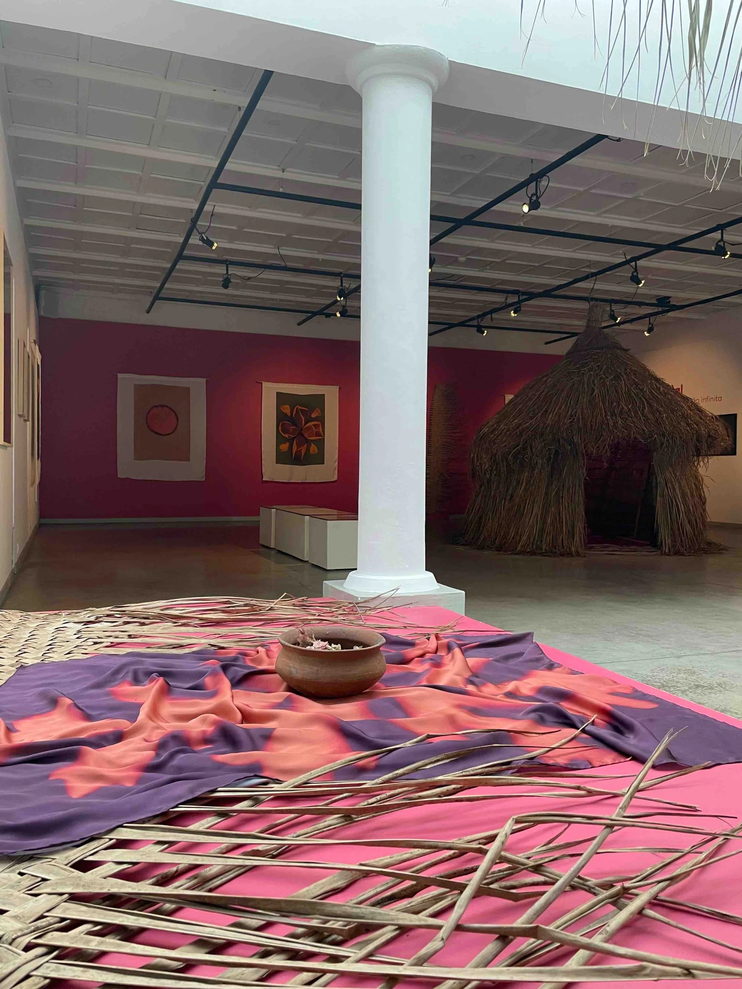 Helix is a durational sound composition developed by Oscar Ngu Atanga from field recordings, environmental sound and electronic textures for Centro Cultural Franco-Moçambicano, Maputo