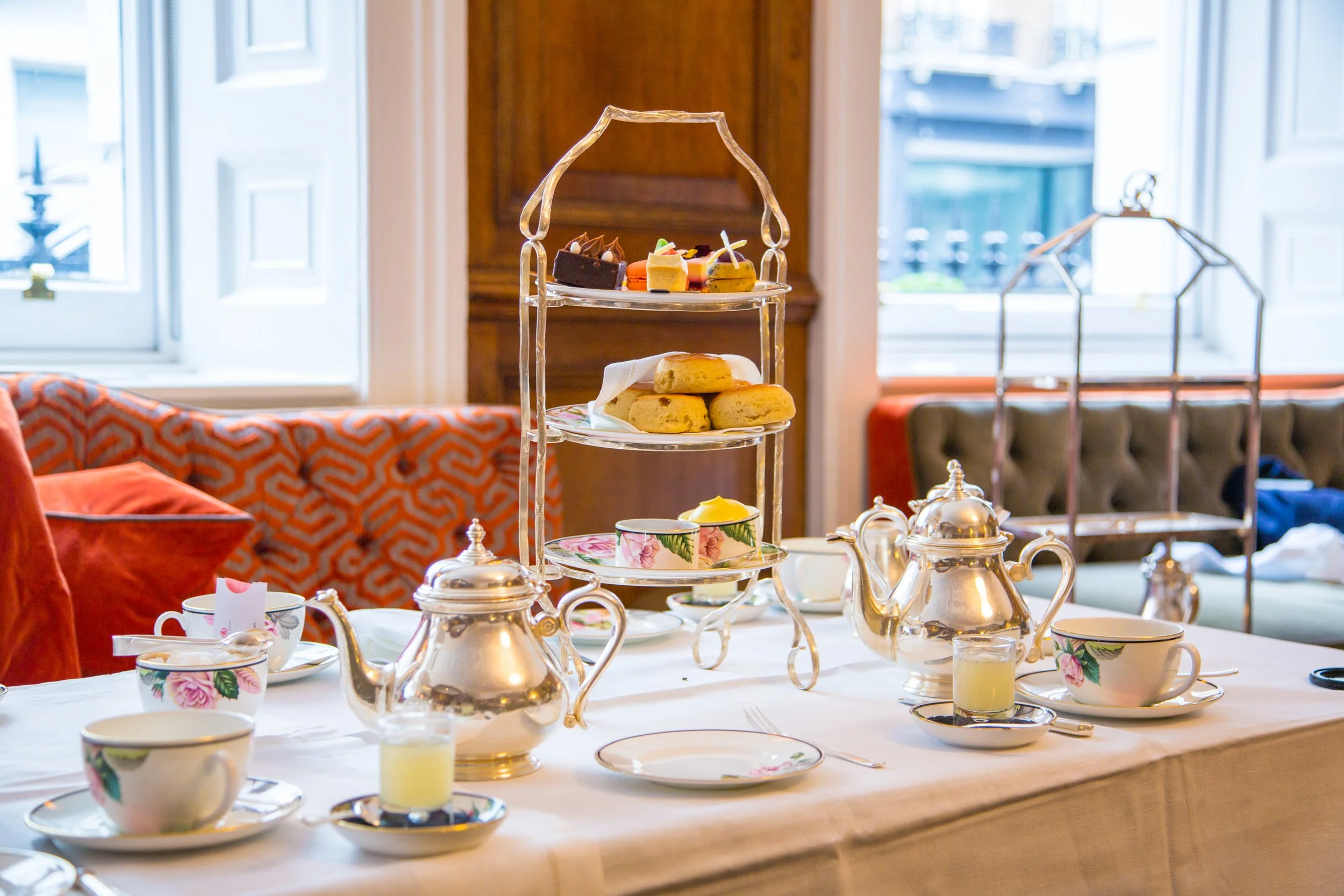 The Modern Gentleman's Guide to Discreet Companionship in London
