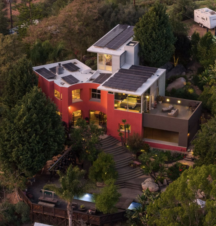 The Valkirs residence, a 1987 Rob Wellington Quigley house of steel, glass, and wood among granite boulders at 2893 Paseo del Sol in Escondido.