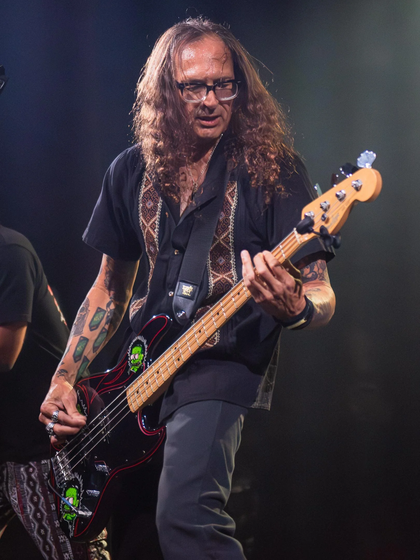 Voodoo-Glow-Skulls-09.jpg