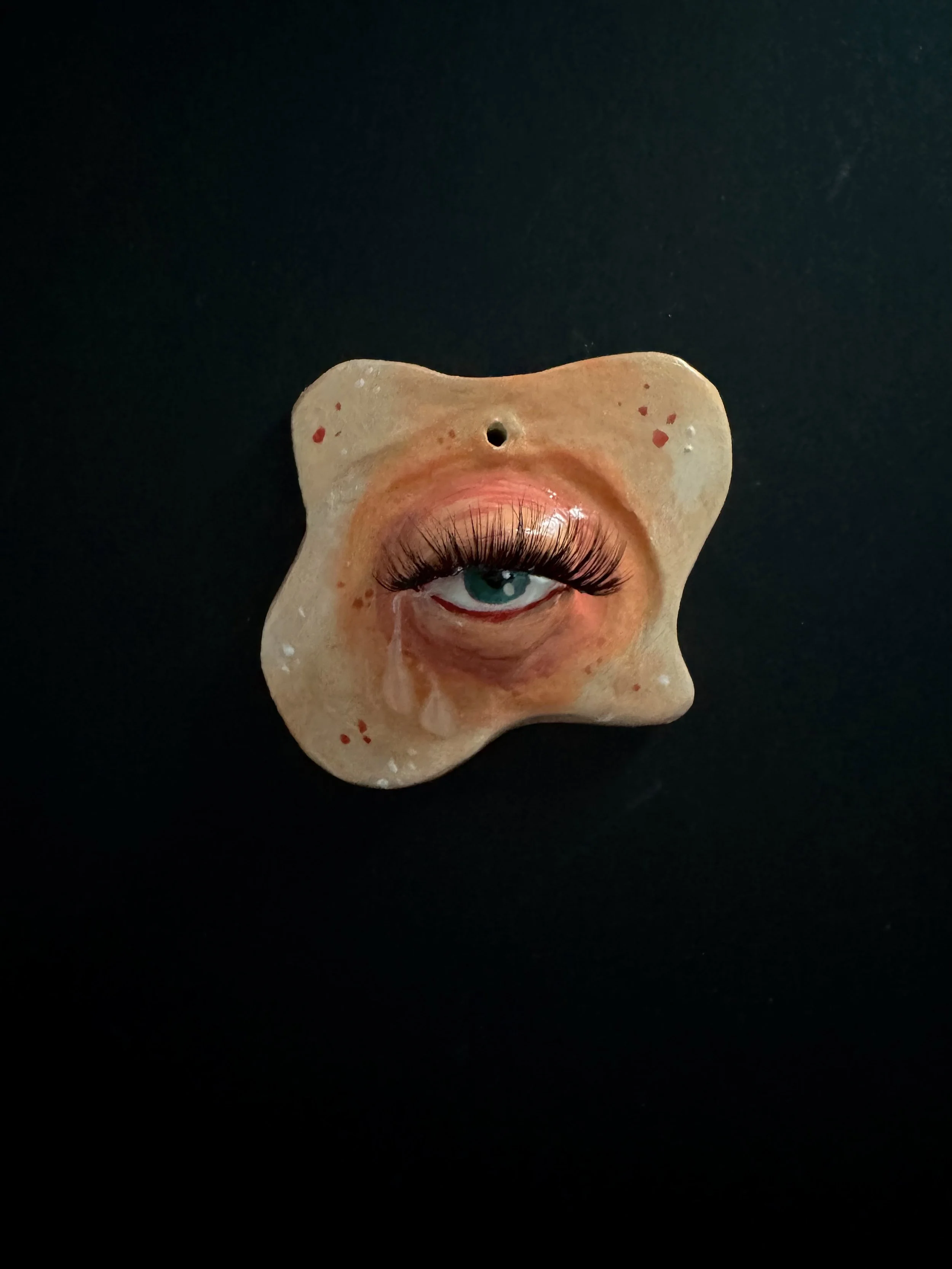 "Sad Eye" · Wandskulptur · handgefertigt · ca. 7 x 7 cm · 35 € inkl. Versand