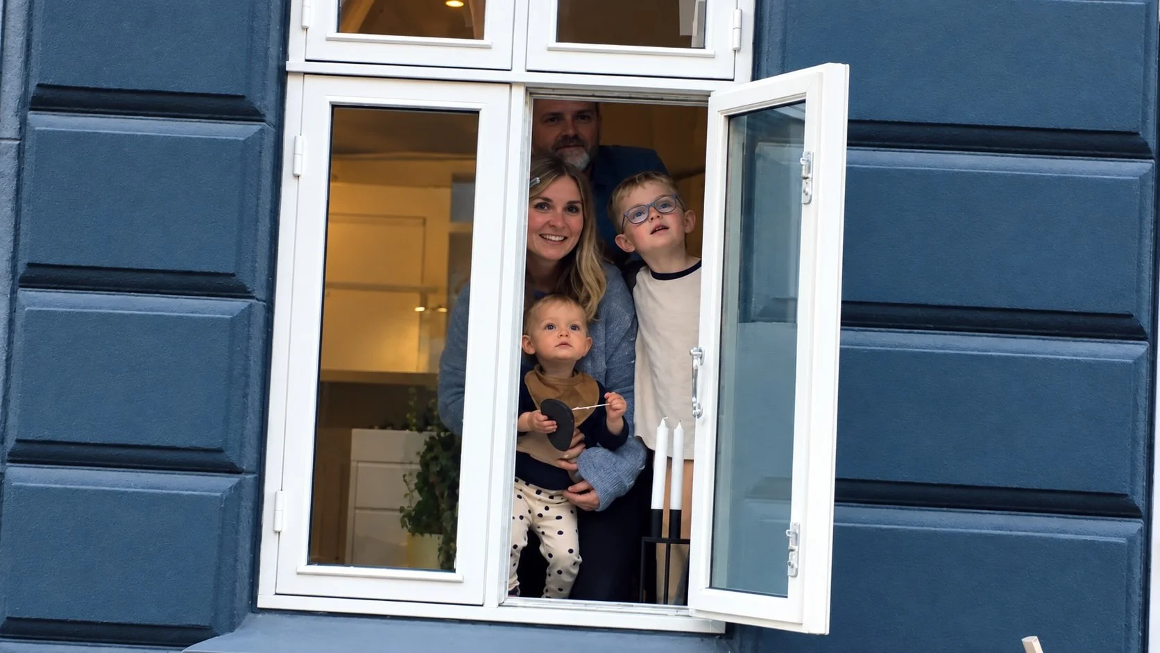 PB ACTIONs koncert i Aarhus i 2020. Glad famile ser koncerten Stuekoncertevent i Aarhus.